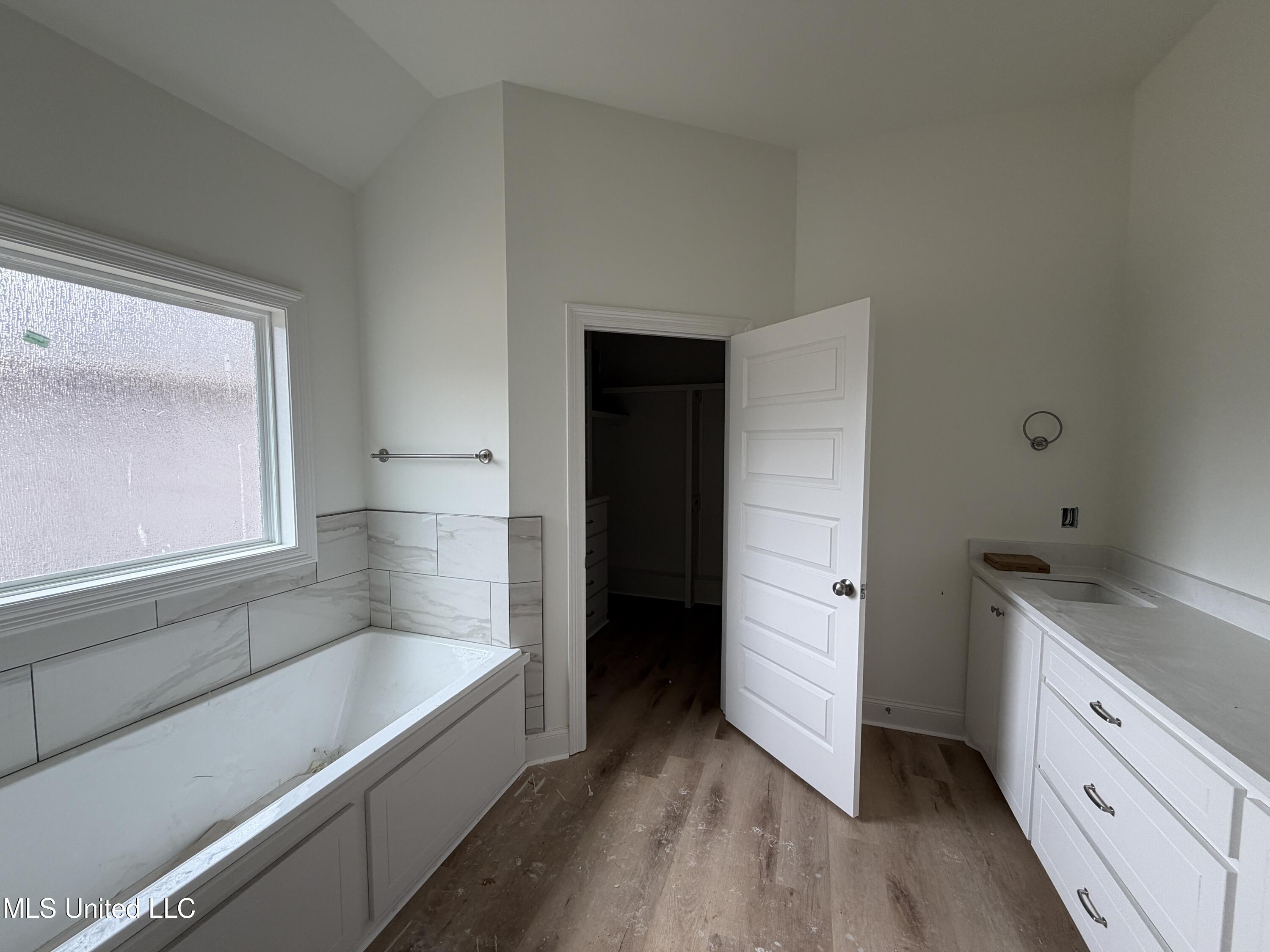 211 Anderson Oaks Drive Property Photo 15