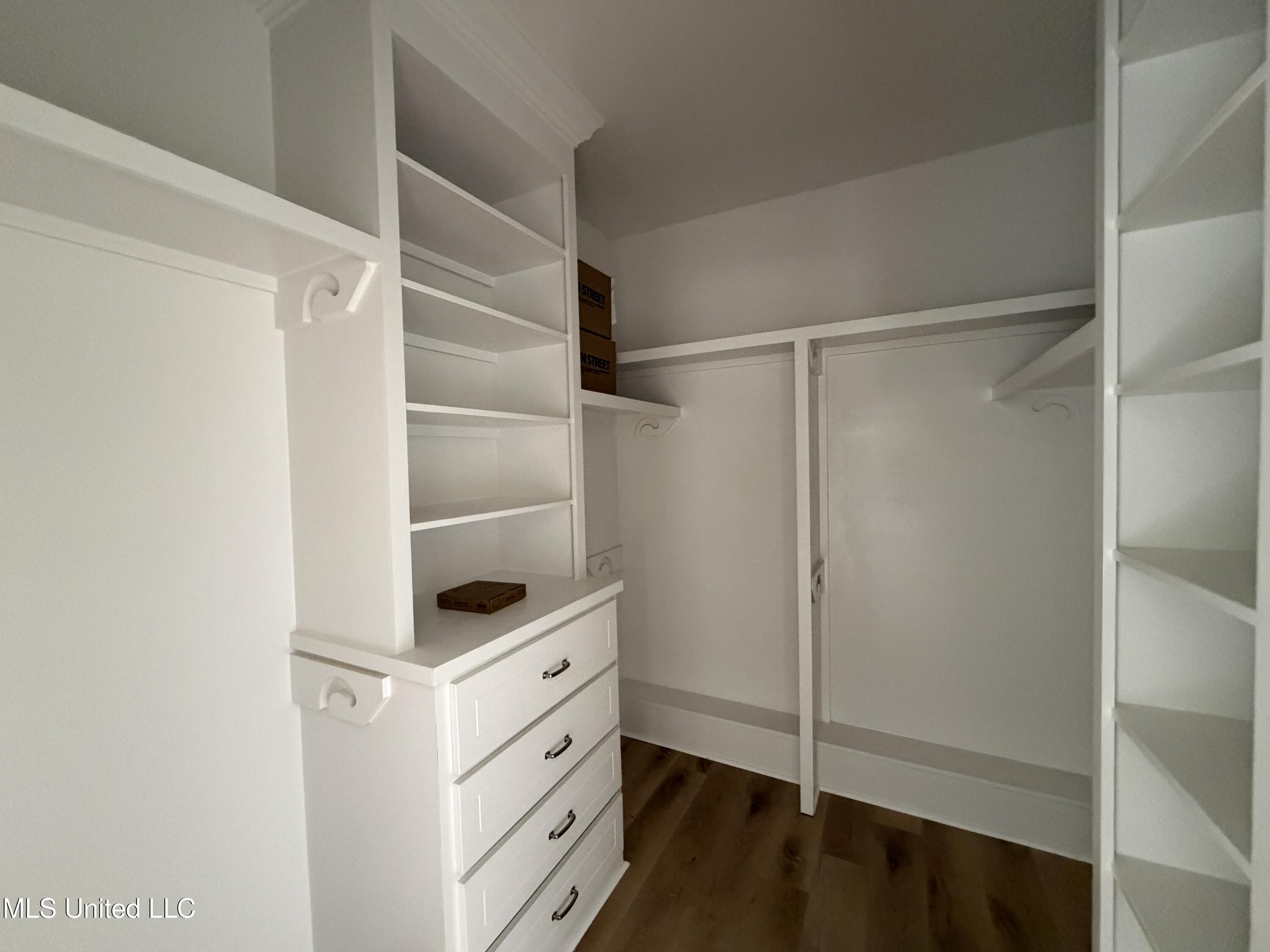 211 Anderson Oaks Drive Property Photo 17