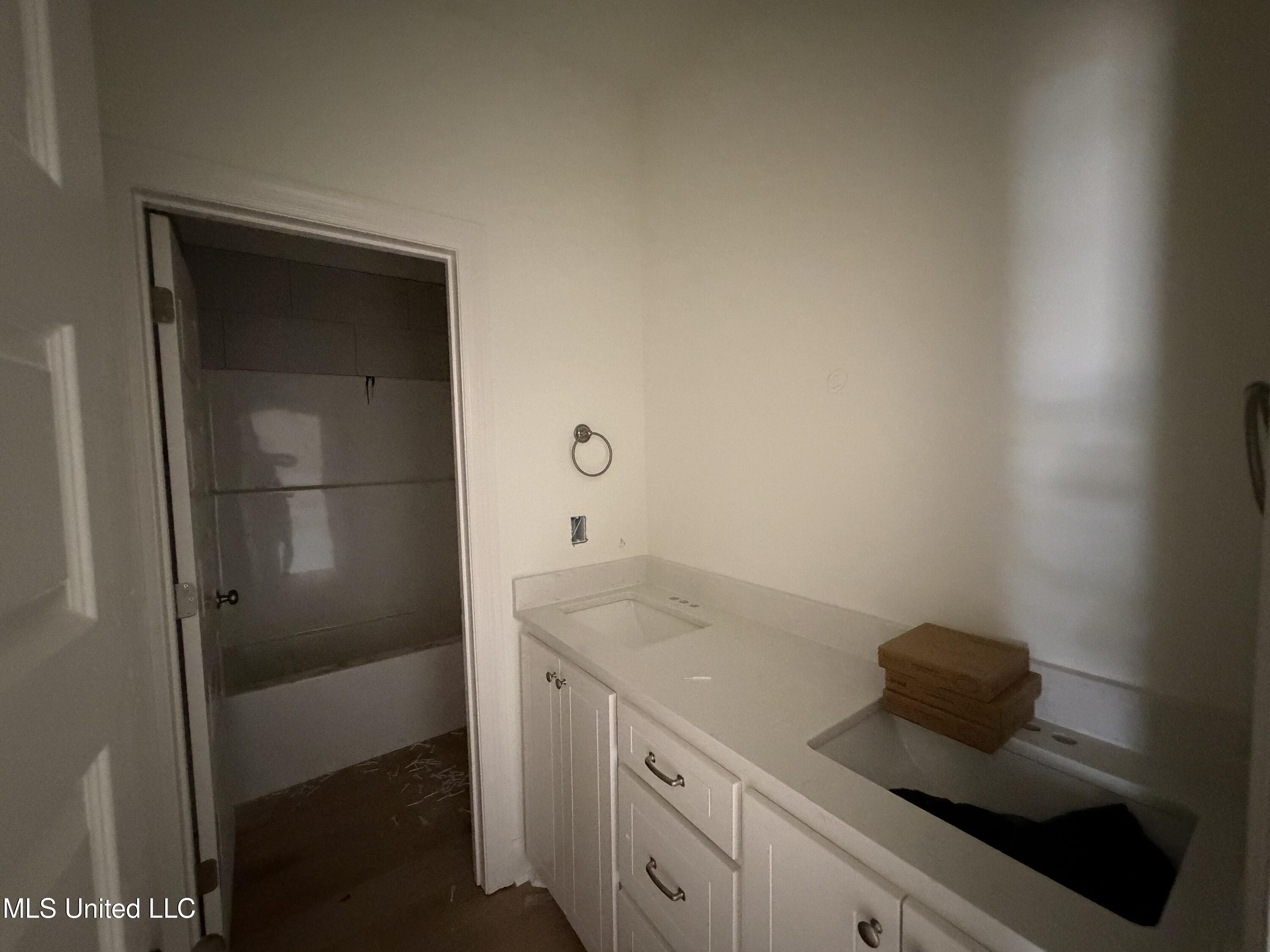 211 Anderson Oaks Drive Property Photo 22