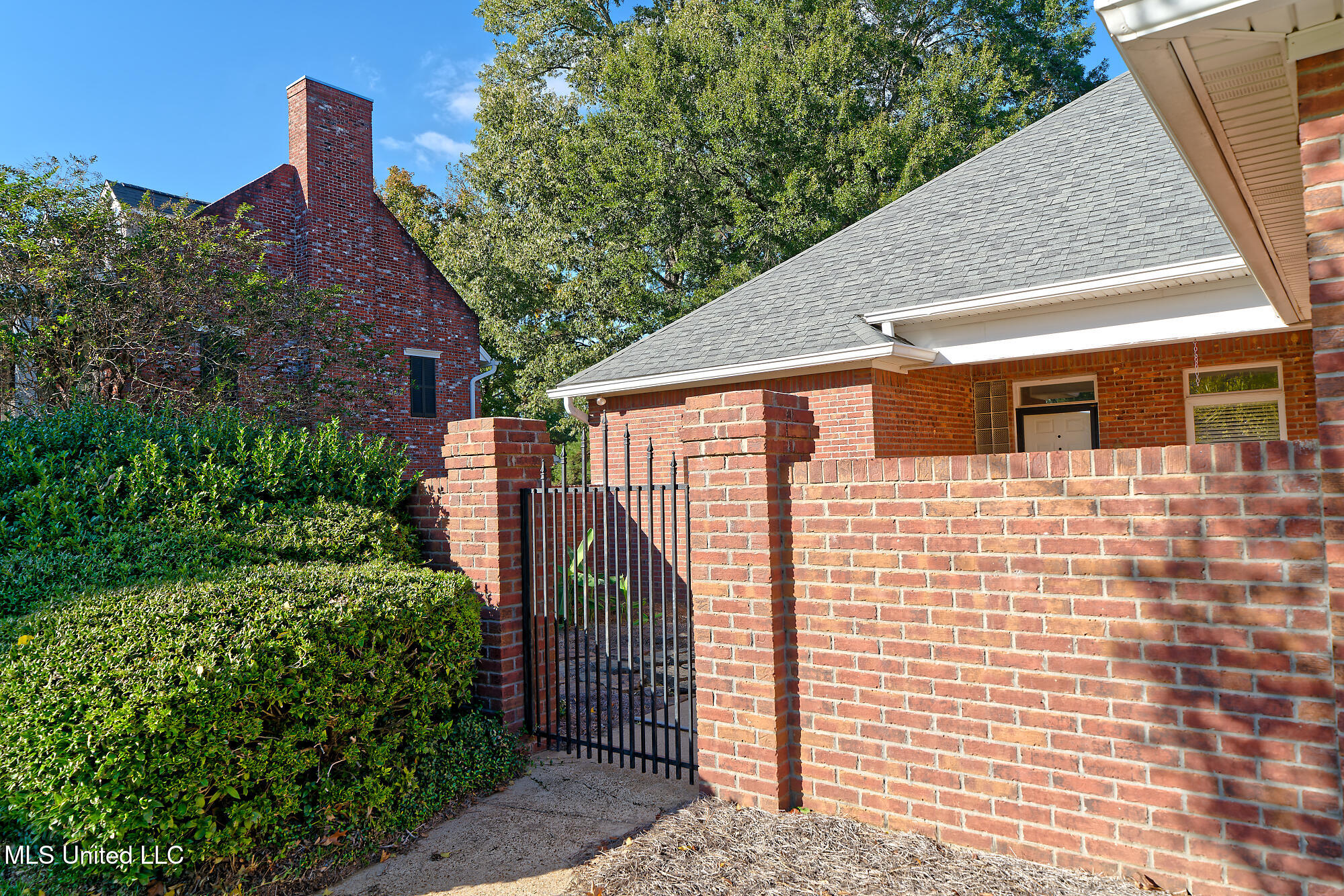 902 Oak Trail Property Photo 2