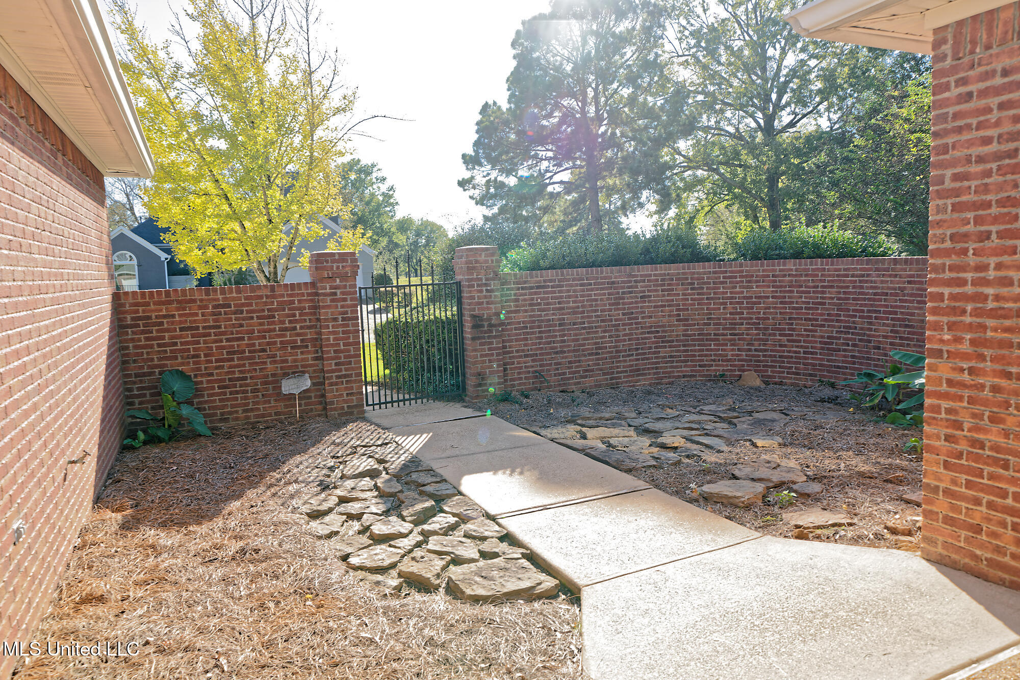 902 Oak Trail Property Photo 4