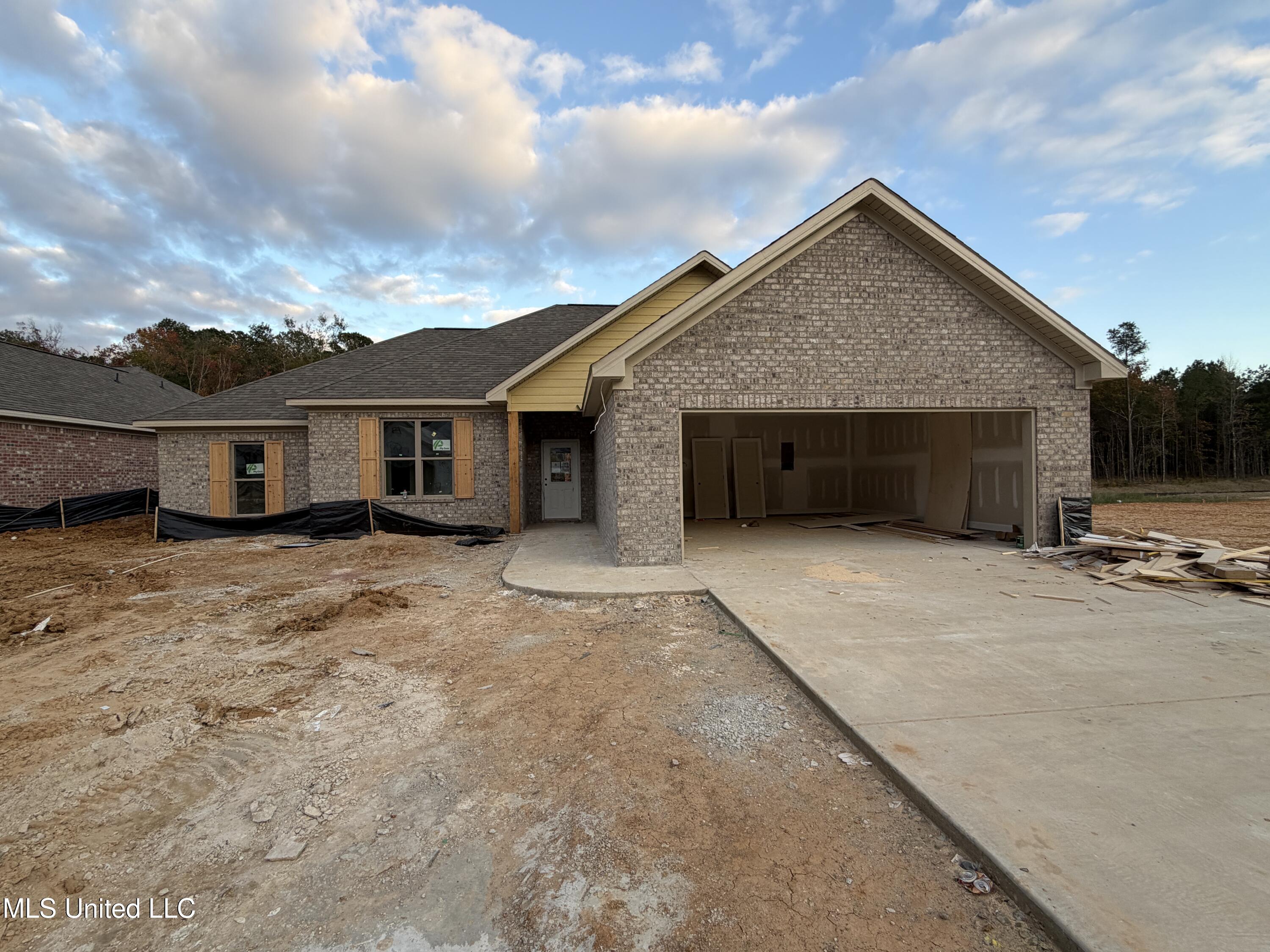 213 Anderson Oaks Drive Property Photo 1