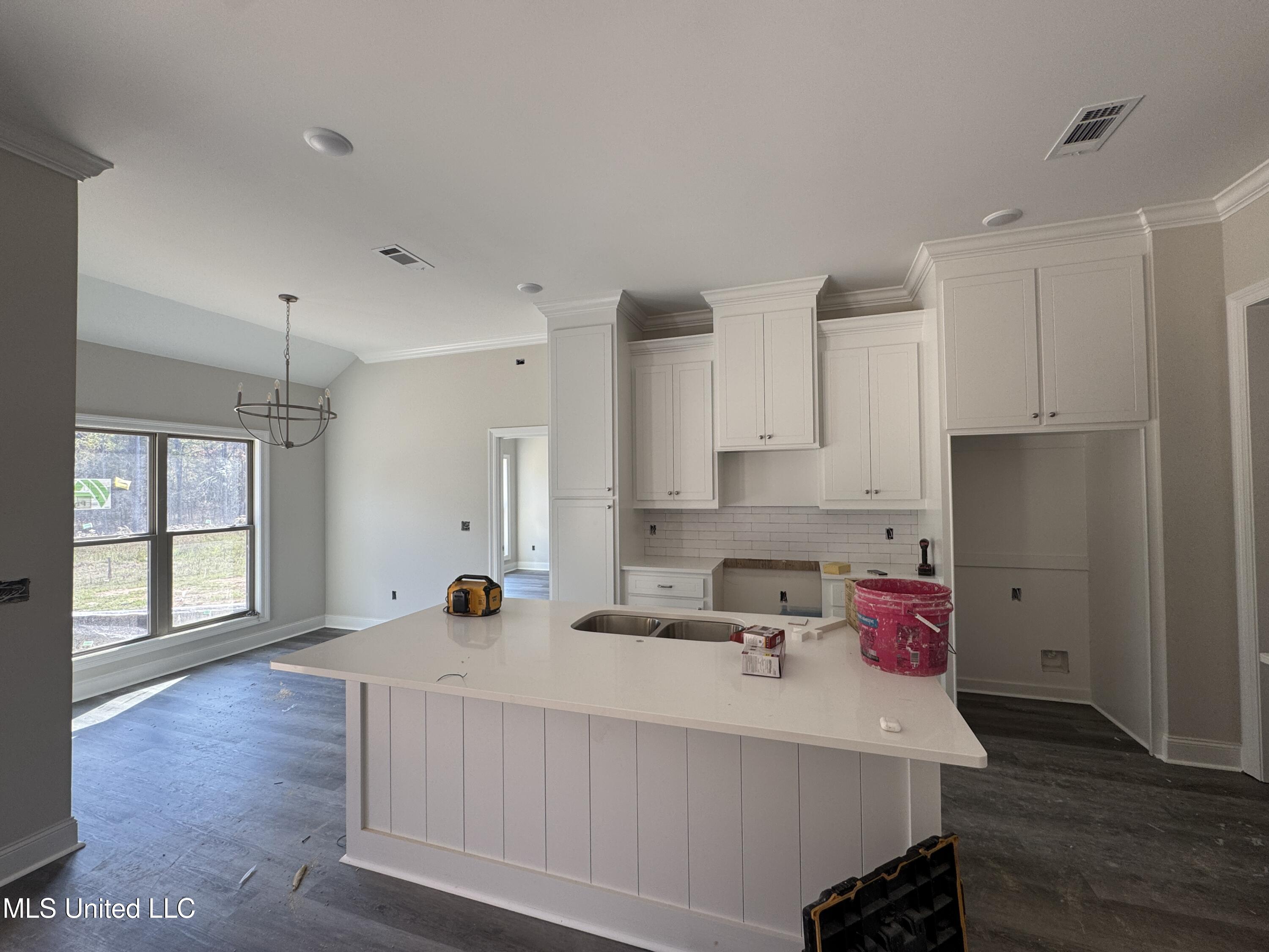 213 Anderson Oaks Drive Property Photo 4