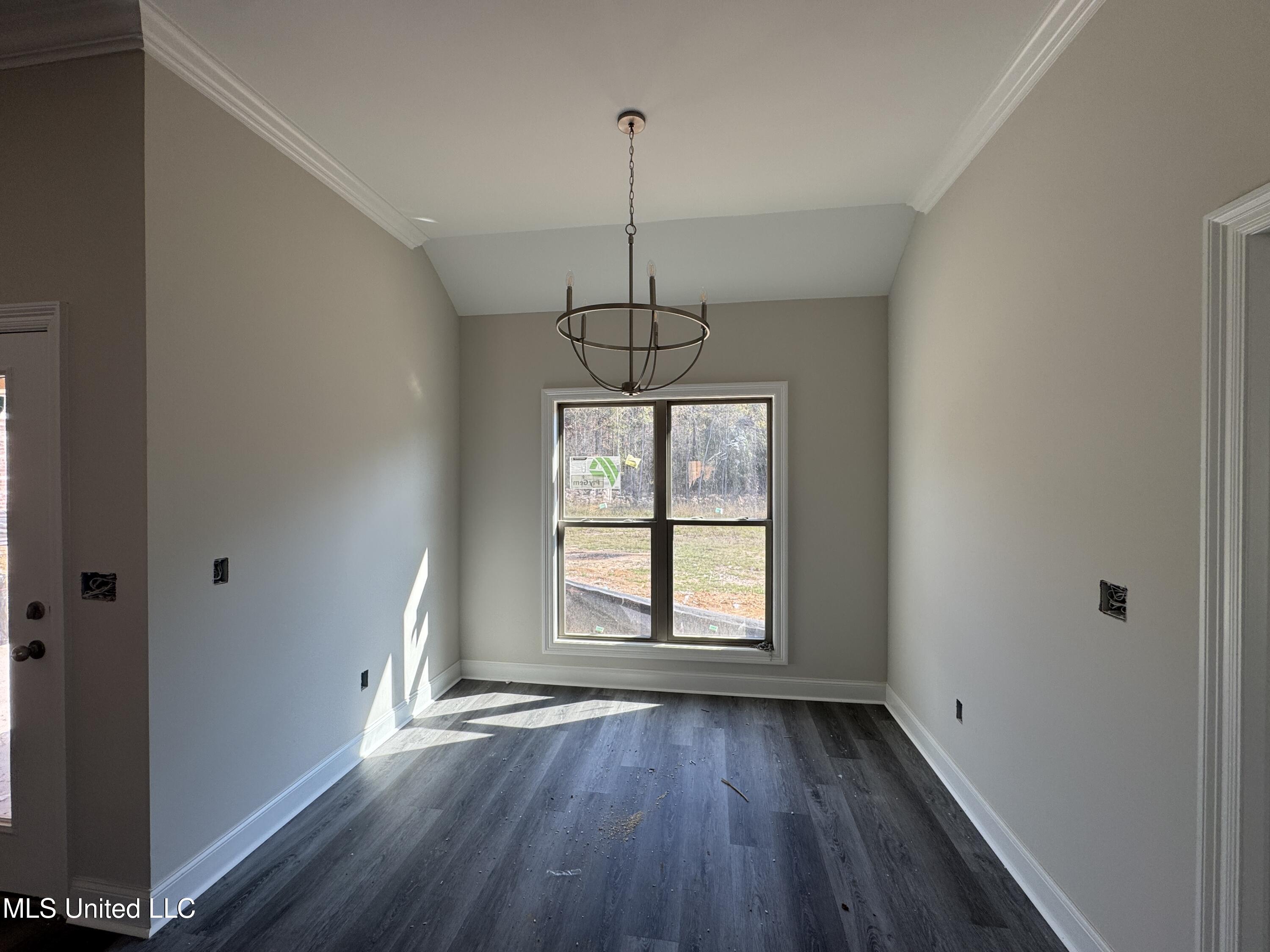 213 Anderson Oaks Drive Property Photo 5