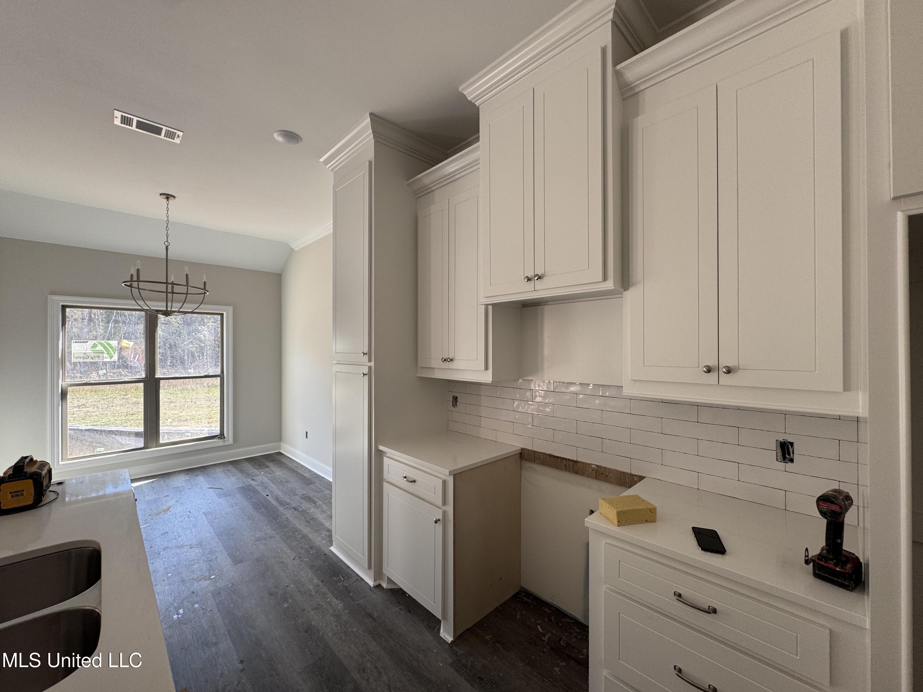 213 Anderson Oaks Drive Property Photo 7