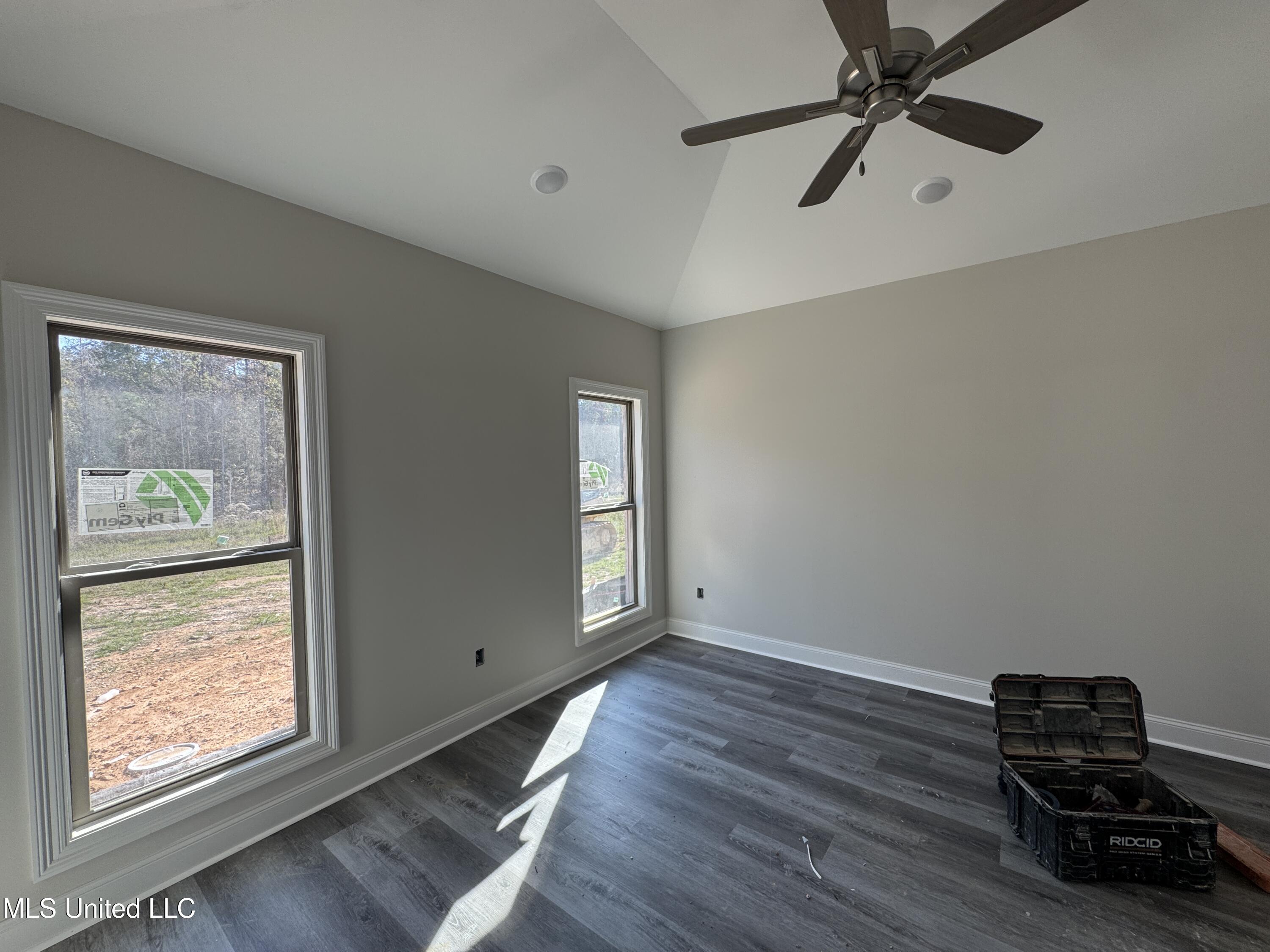 213 Anderson Oaks Drive Property Photo 8