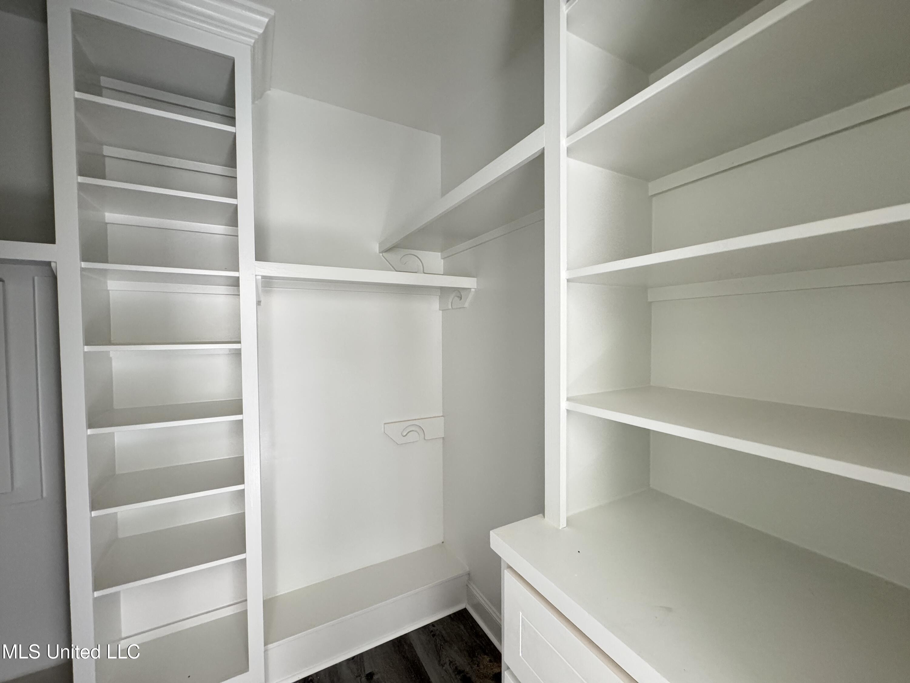 213 Anderson Oaks Drive Property Photo 11