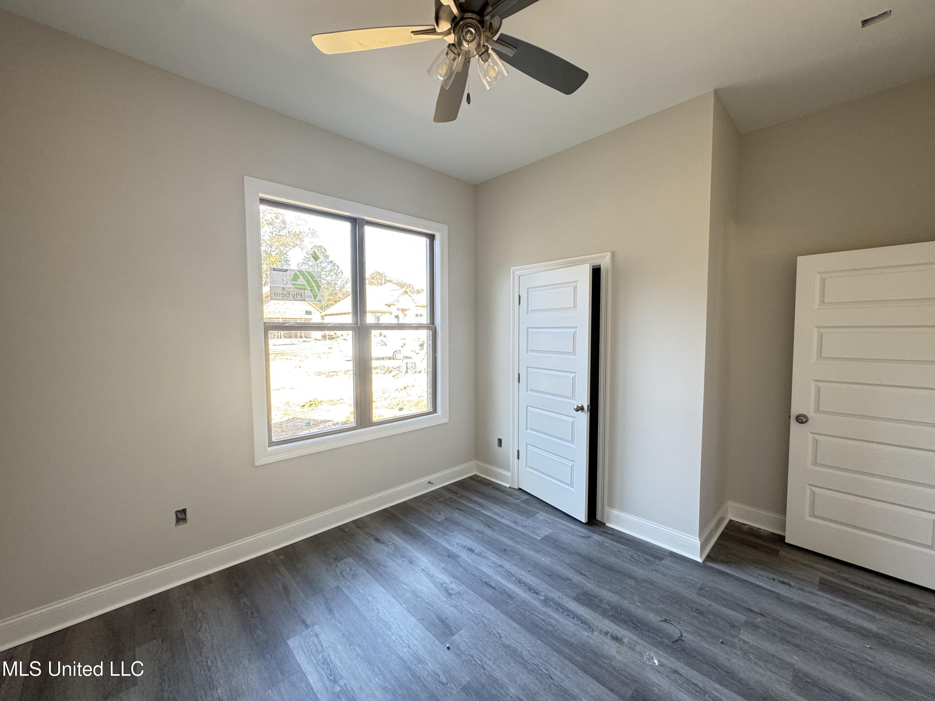 213 Anderson Oaks Drive Property Photo 13