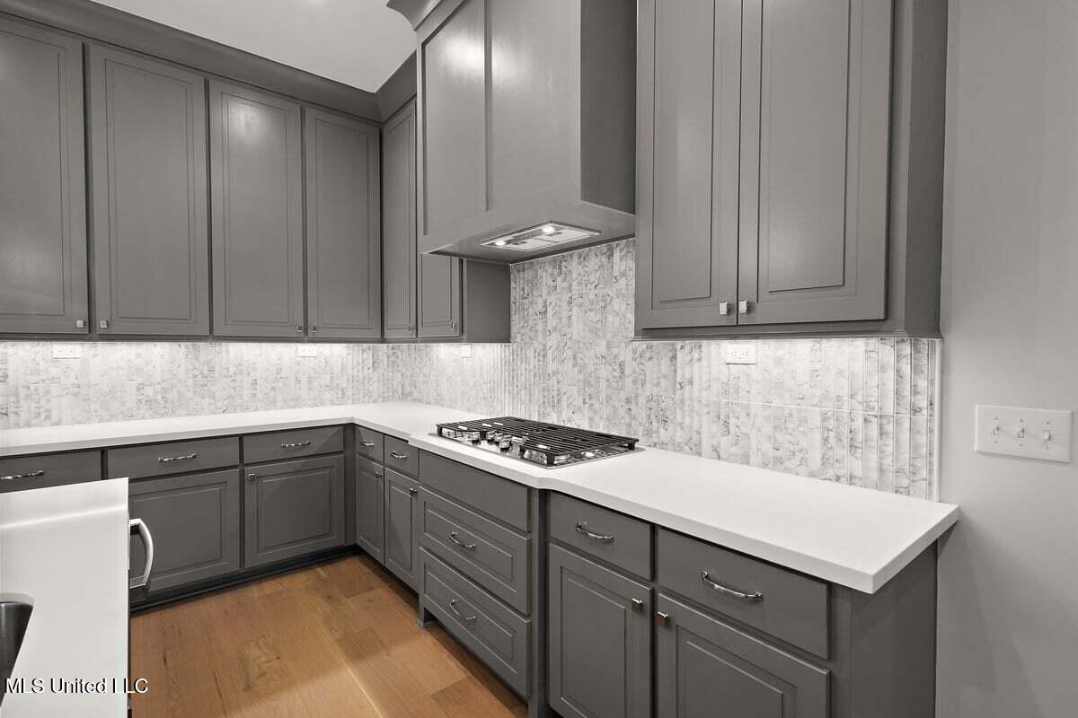 205 Lakecrest Drive Property Photo 10