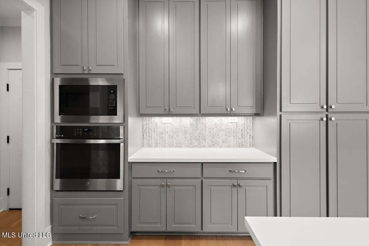 205 Lakecrest Drive Property Photo 11