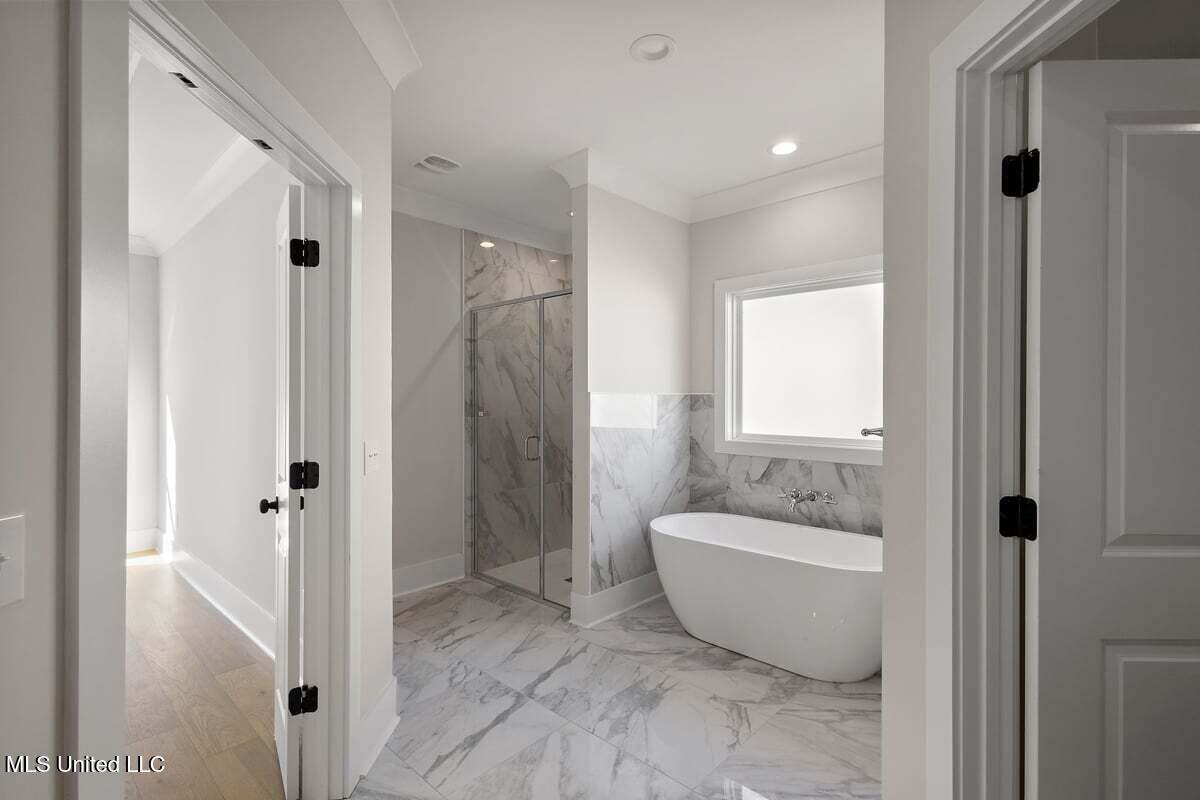 205 Lakecrest Drive Property Photo 15