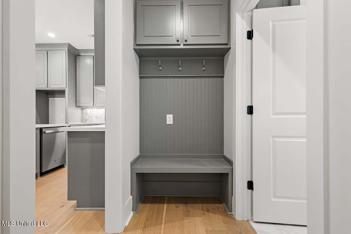 205 Lakecrest Drive Property Photo 21