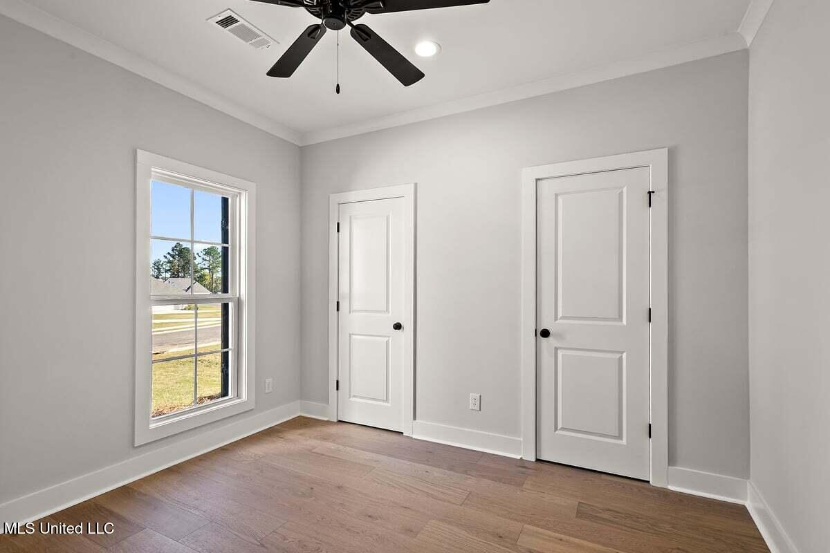 205 Lakecrest Drive Property Photo 22