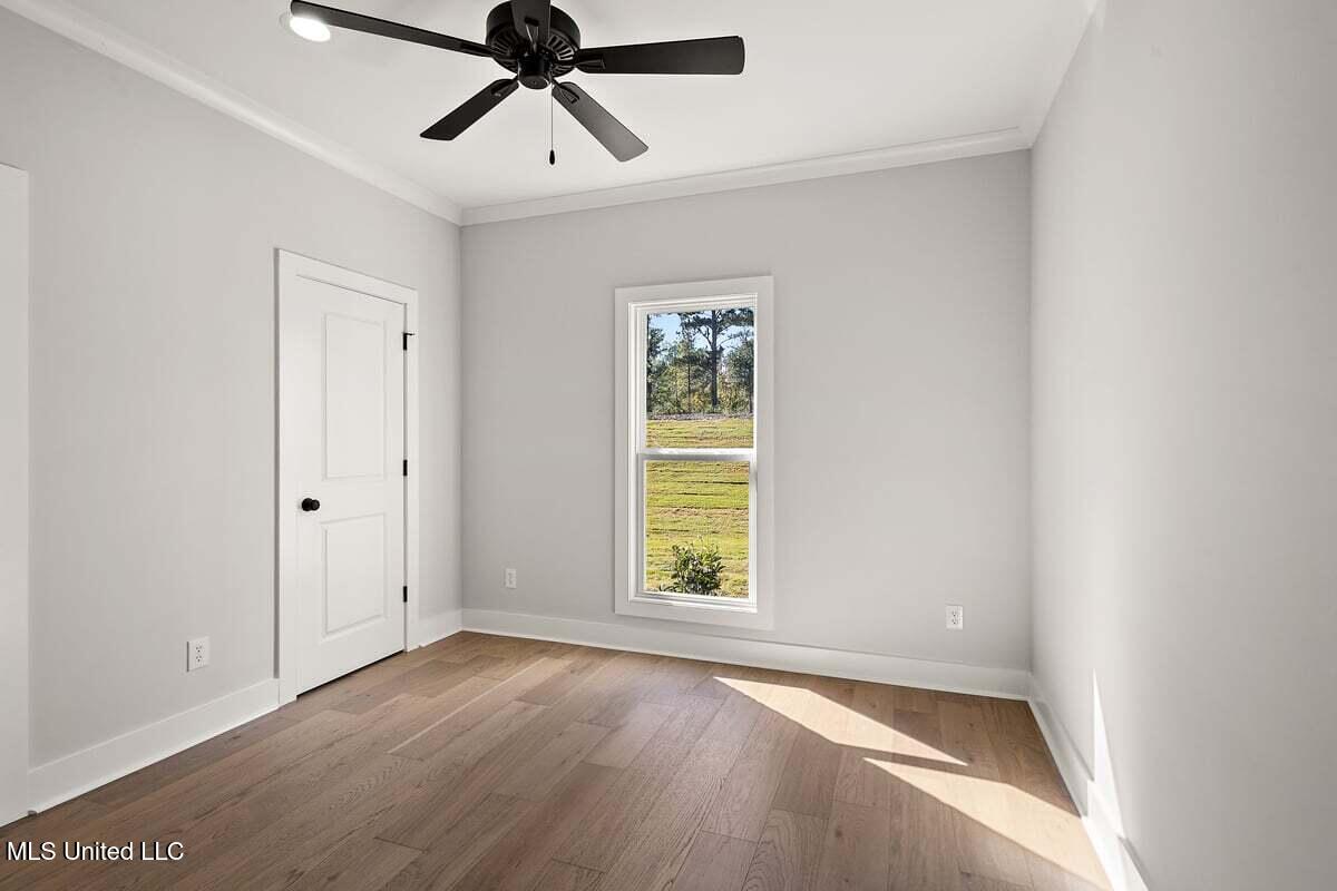 205 Lakecrest Drive Property Photo 24