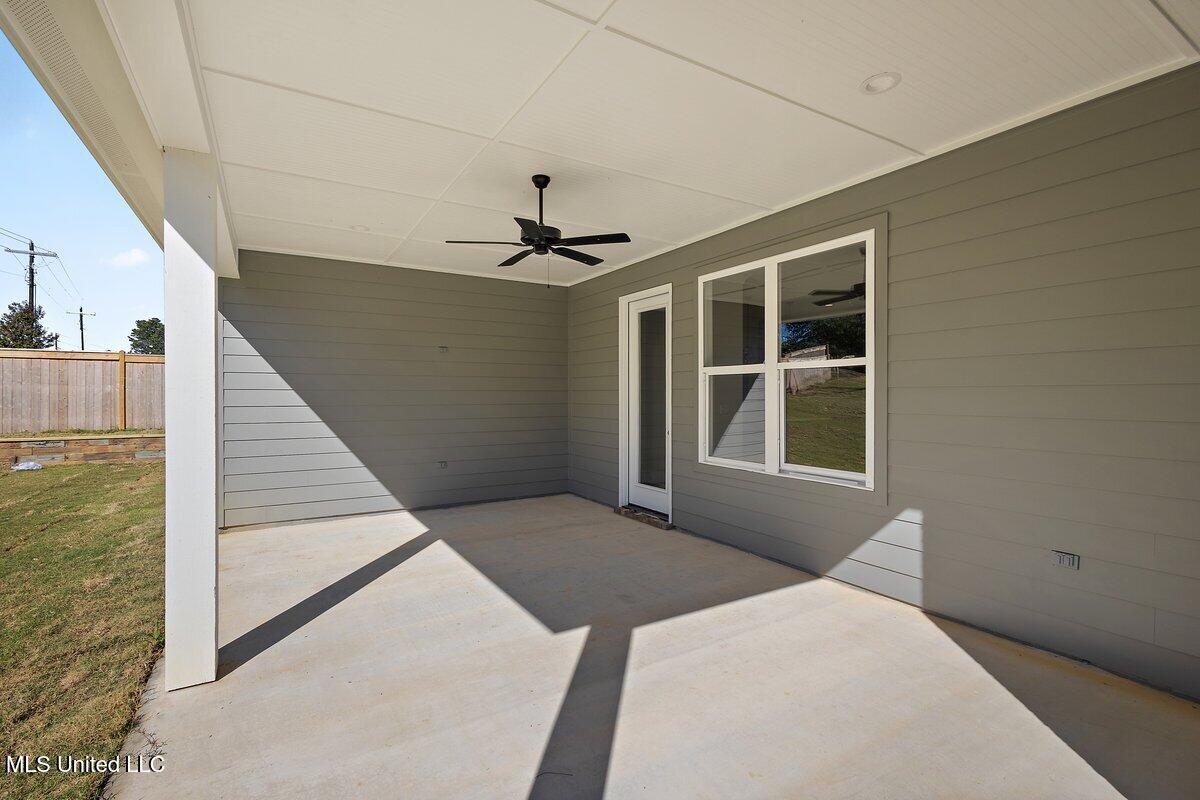 205 Lakecrest Drive Property Photo 26