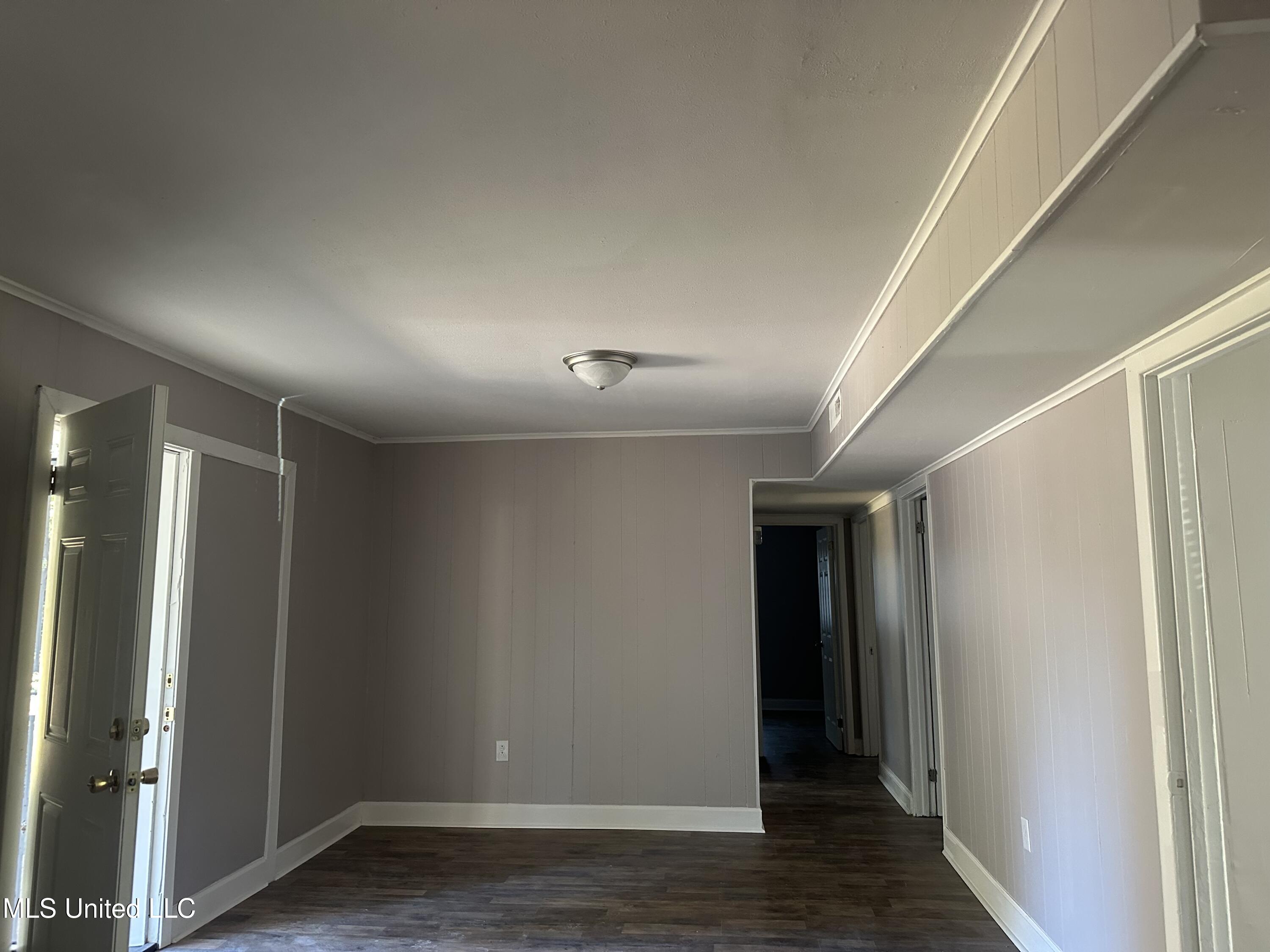 2725 Charleston Drive Property Photo 6