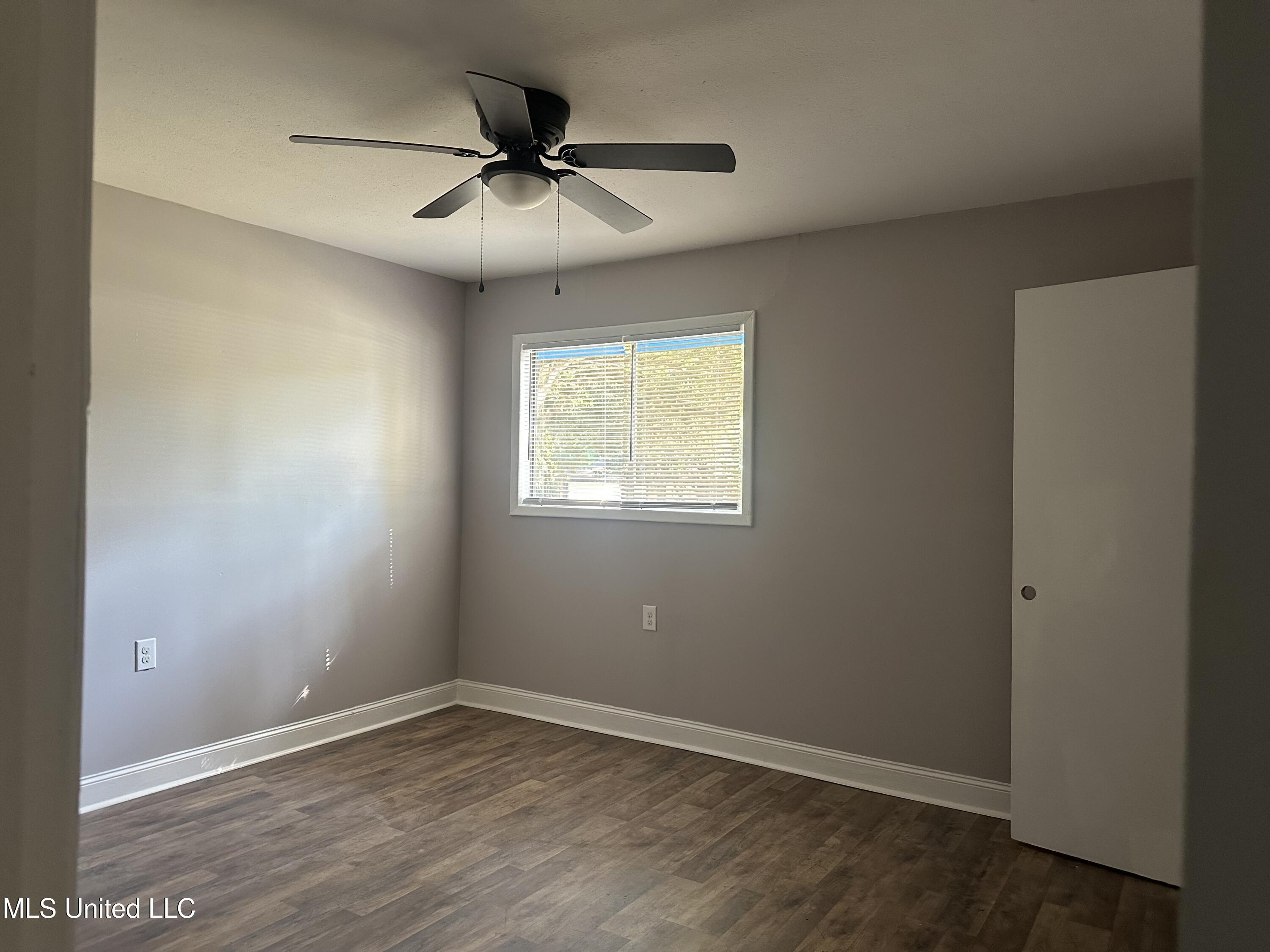 2725 Charleston Drive Property Photo 11