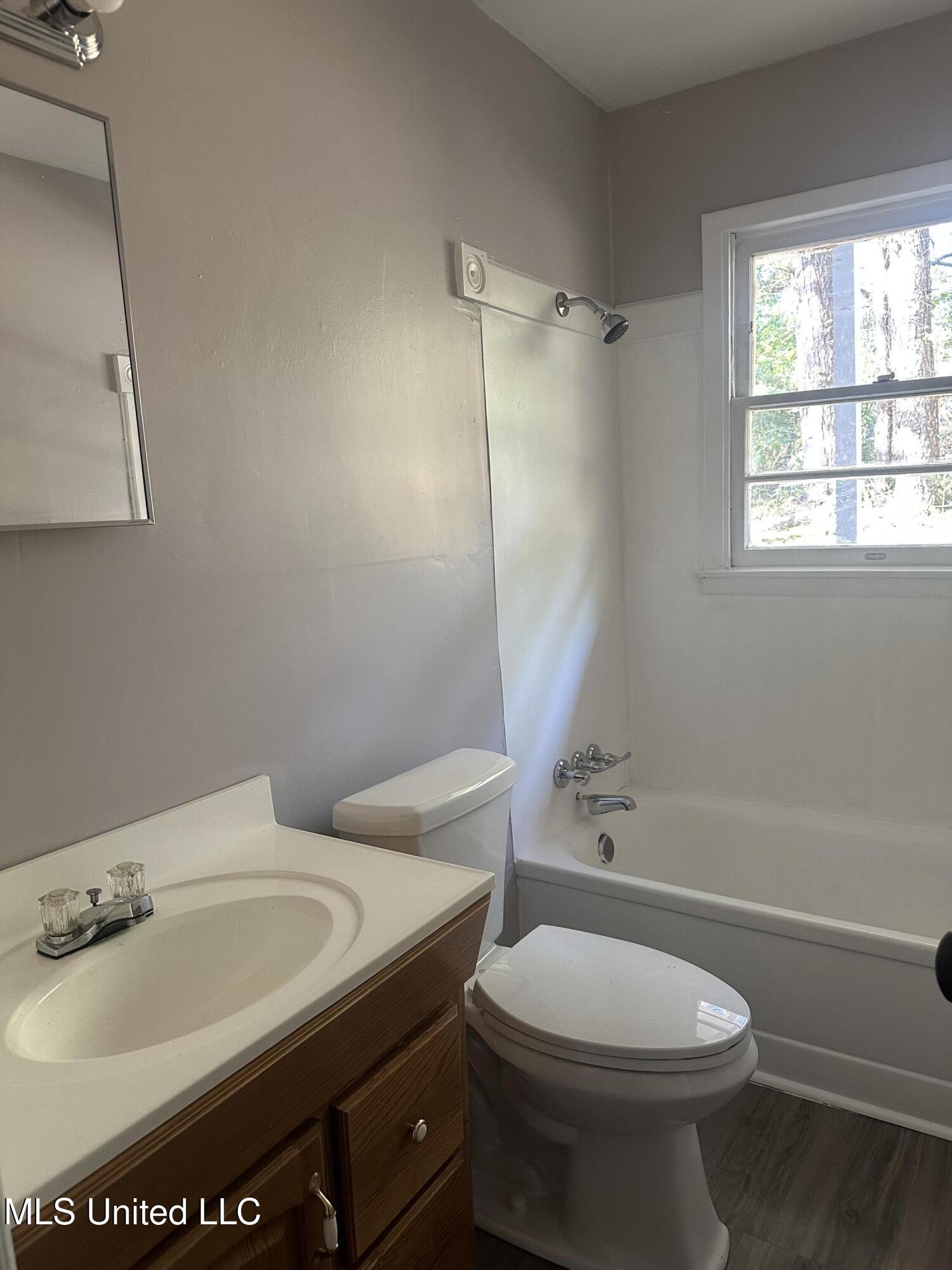 2725 Charleston Drive Property Photo 13