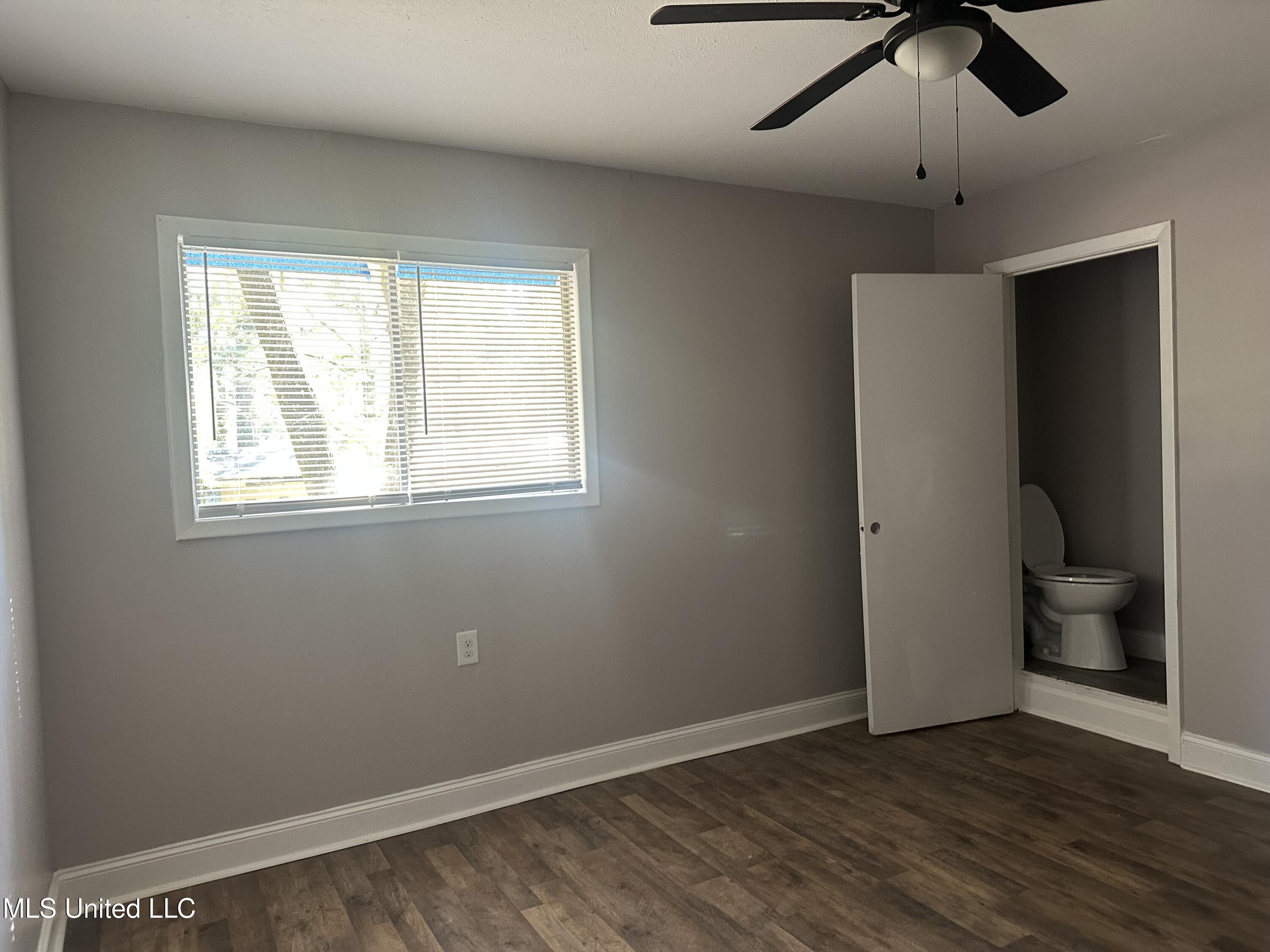 2725 Charleston Drive Property Photo 14