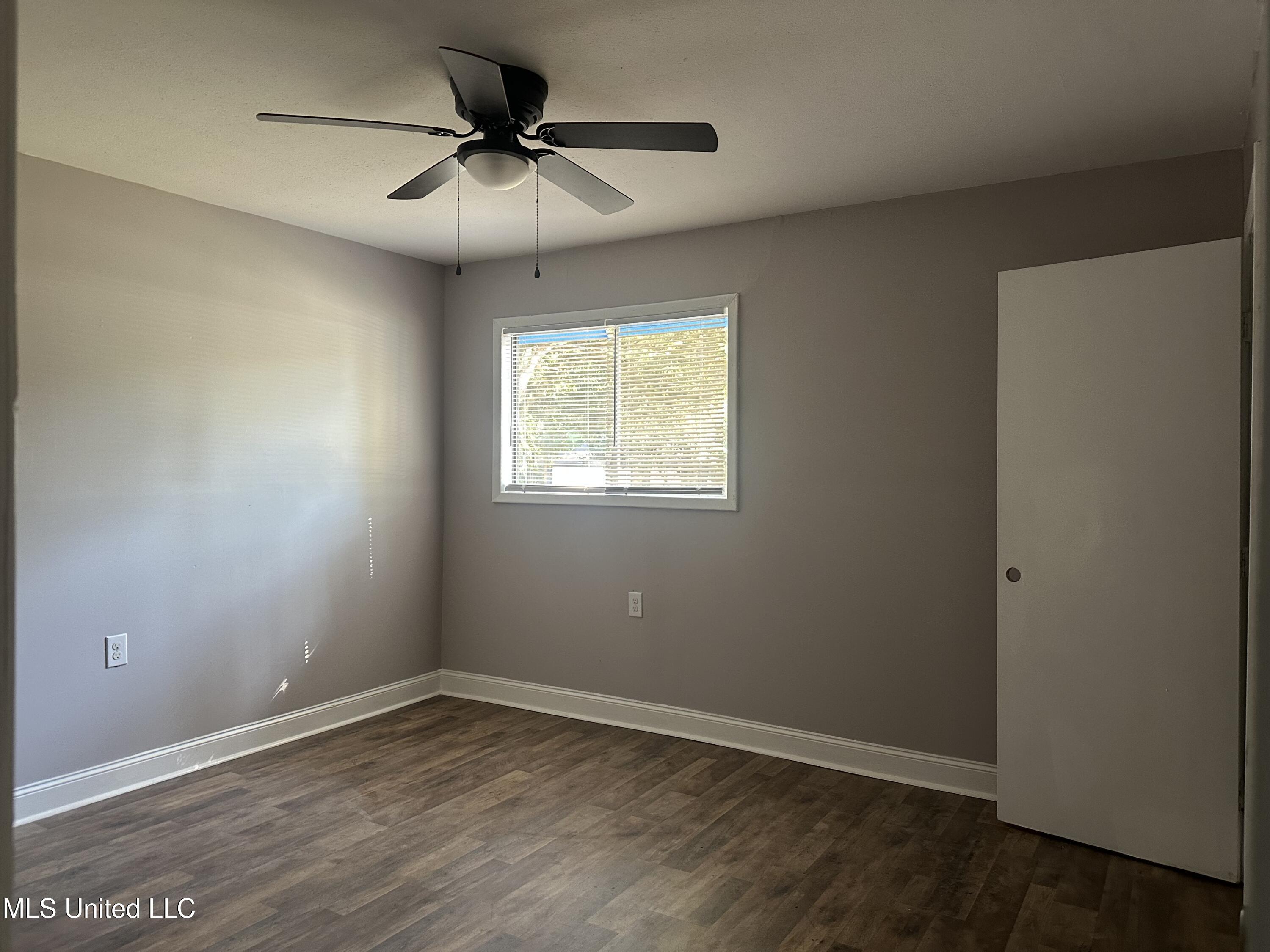 2725 Charleston Drive Property Photo 18