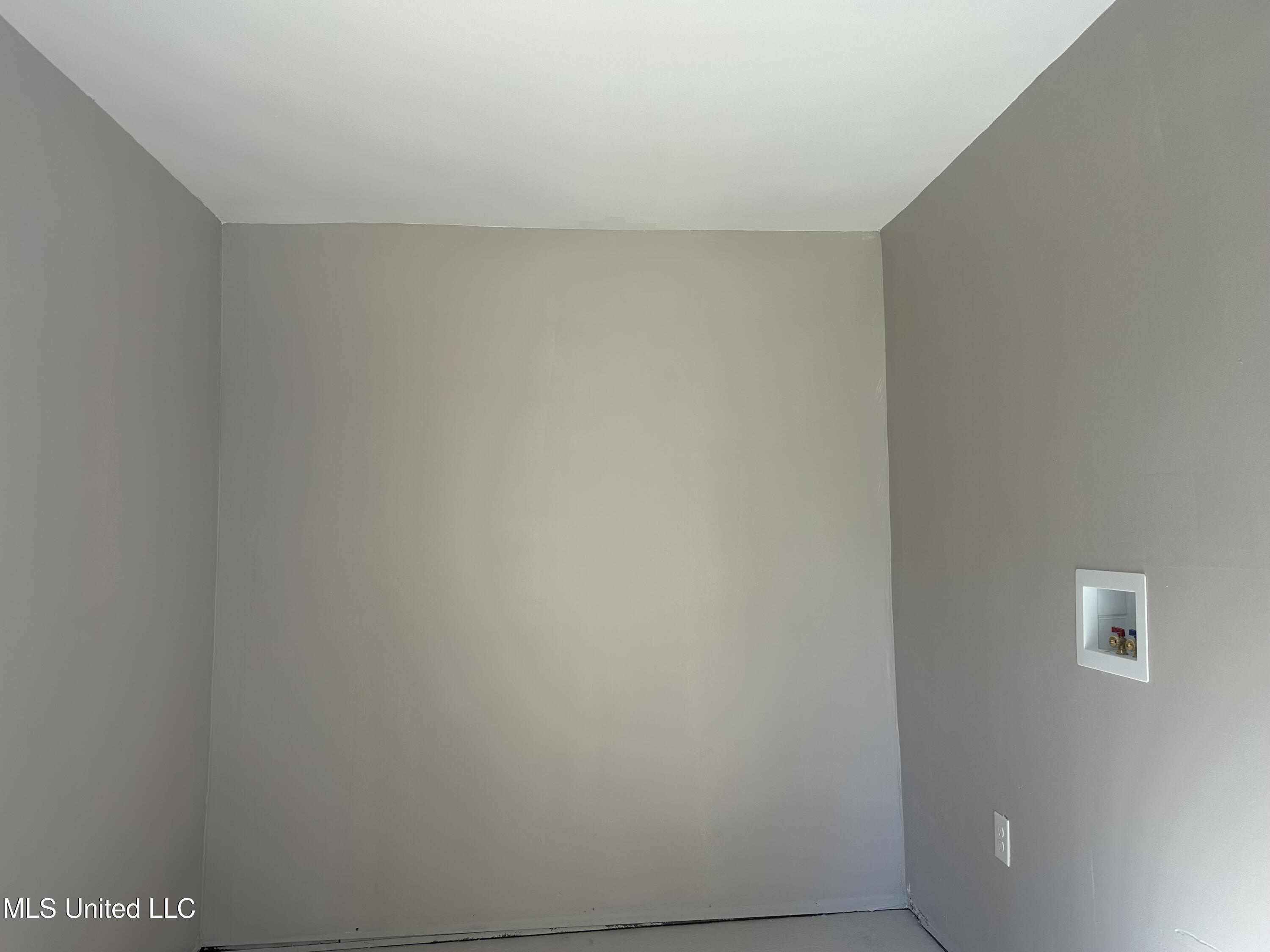 2725 Charleston Drive Property Photo 22