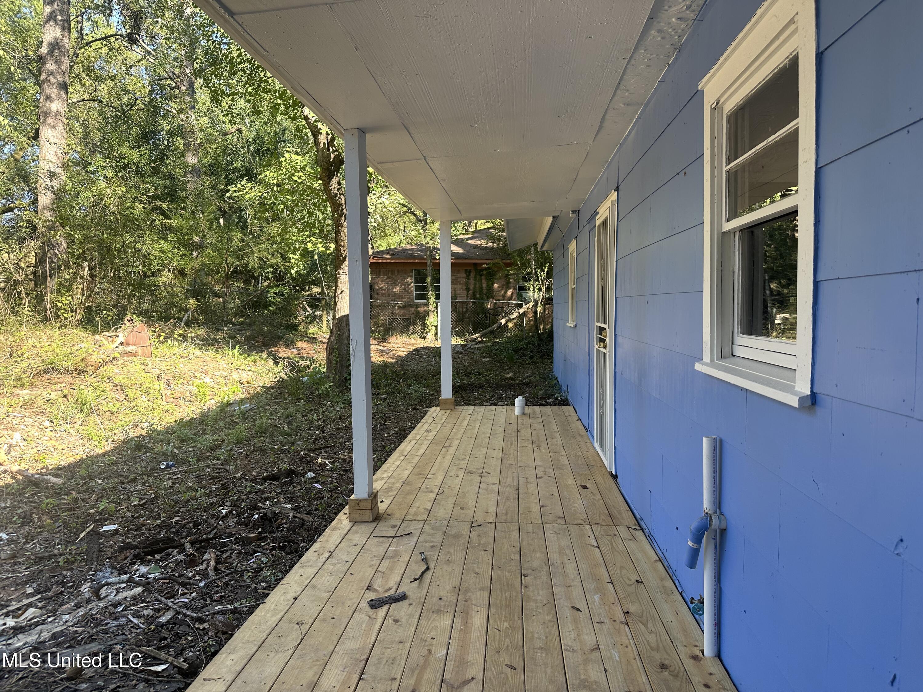 2725 Charleston Drive Property Photo 23