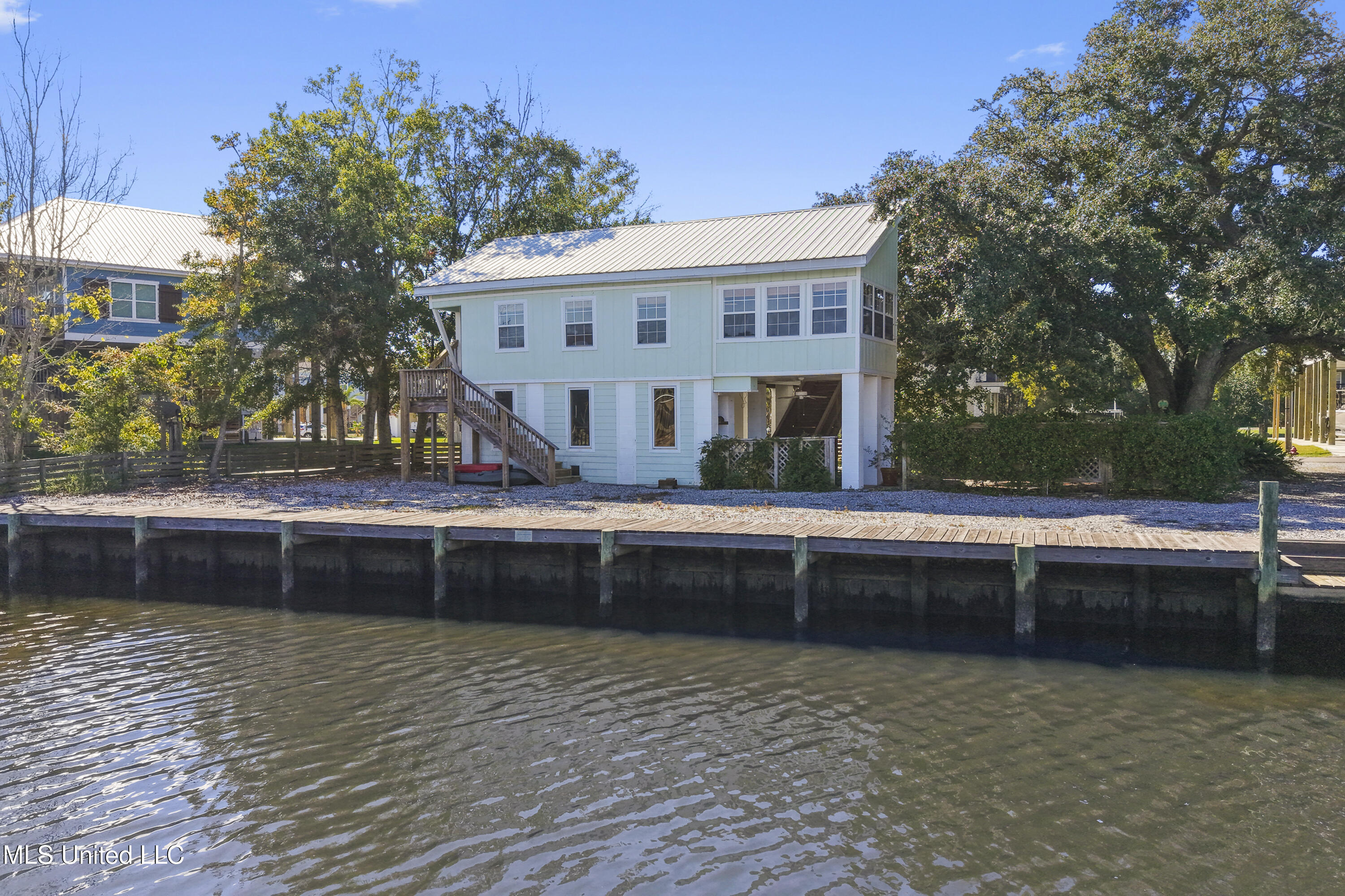 11046 New York Street Property Photo 2