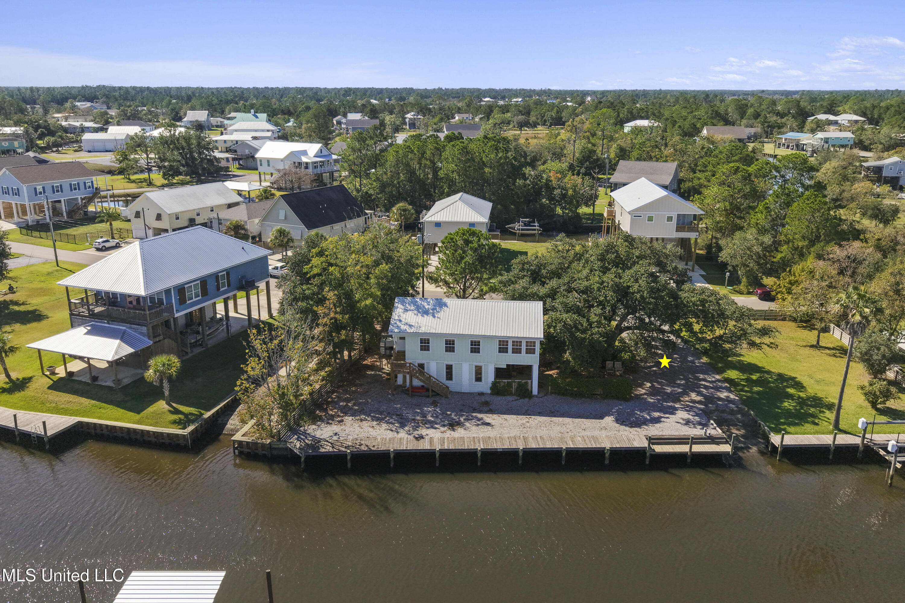 11046 New York Street Property Photo 3