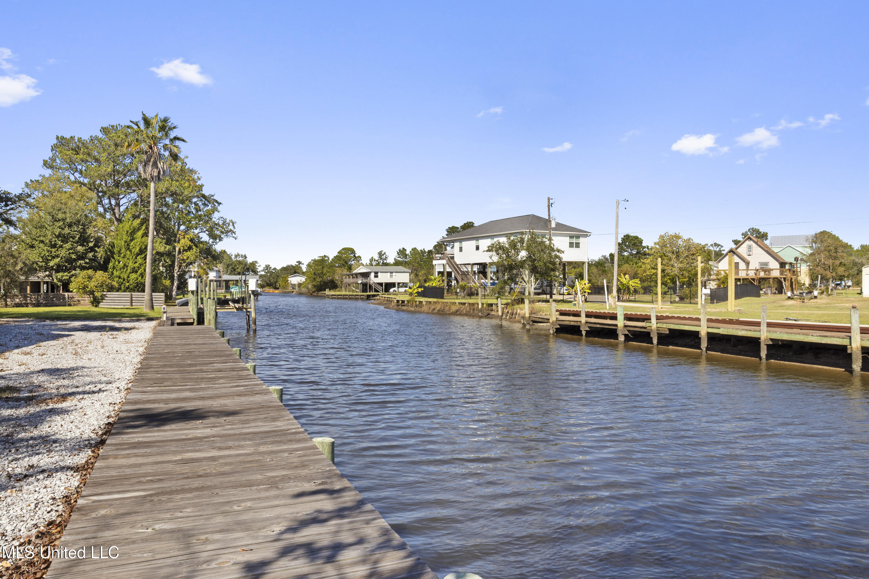 11046 New York Street Property Photo 6