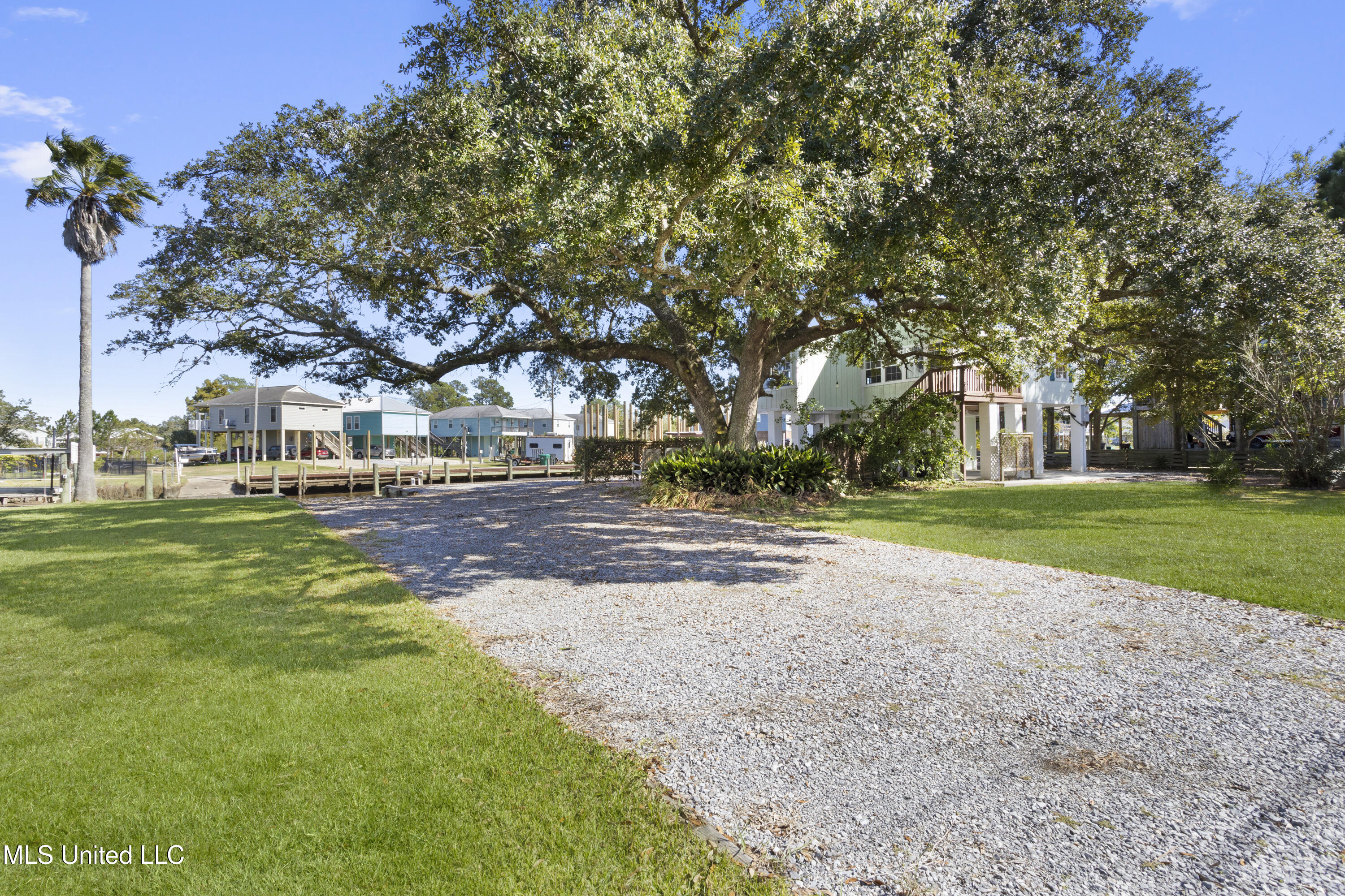 11046 New York Street Property Photo 8