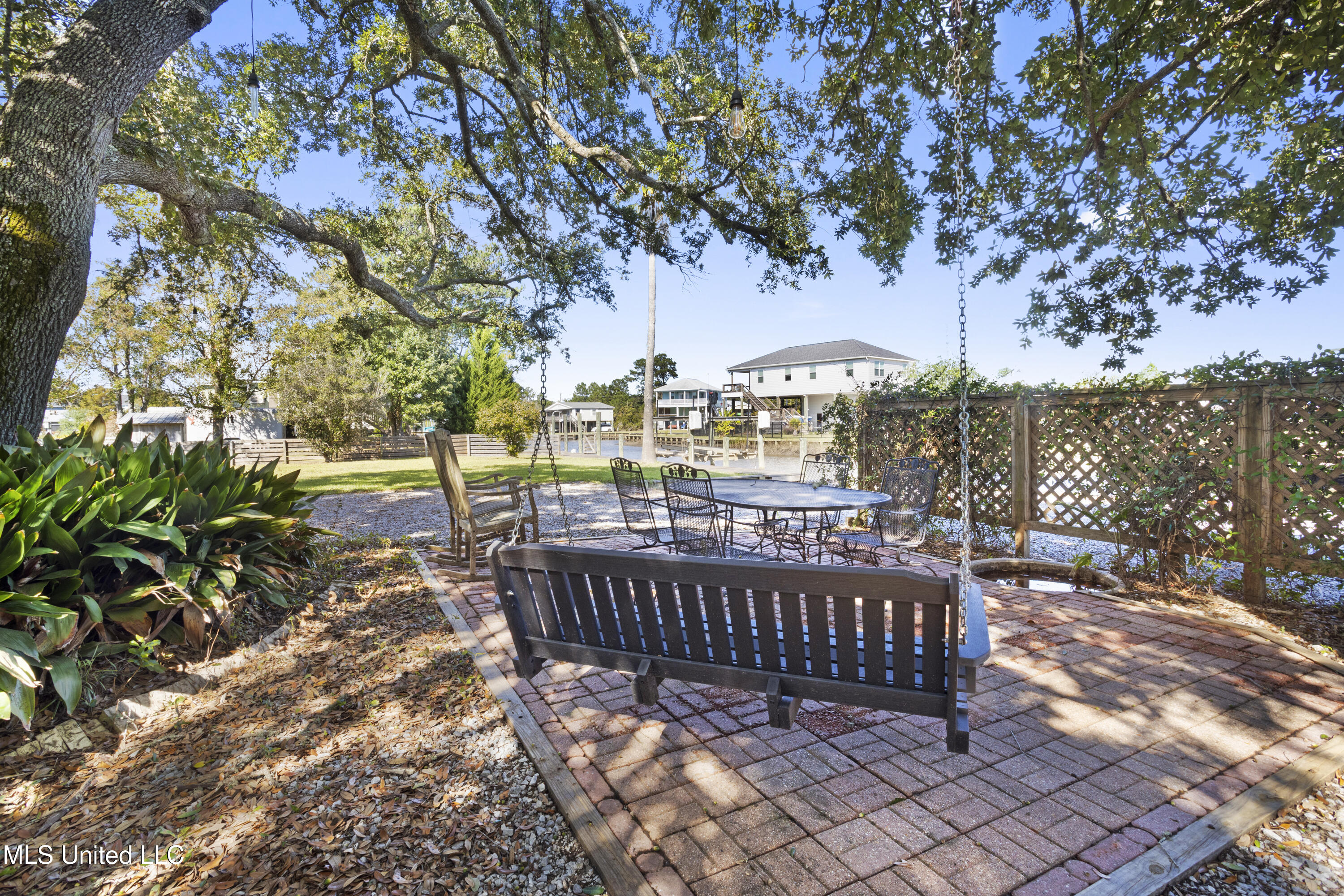 11046 New York Street Property Photo 11