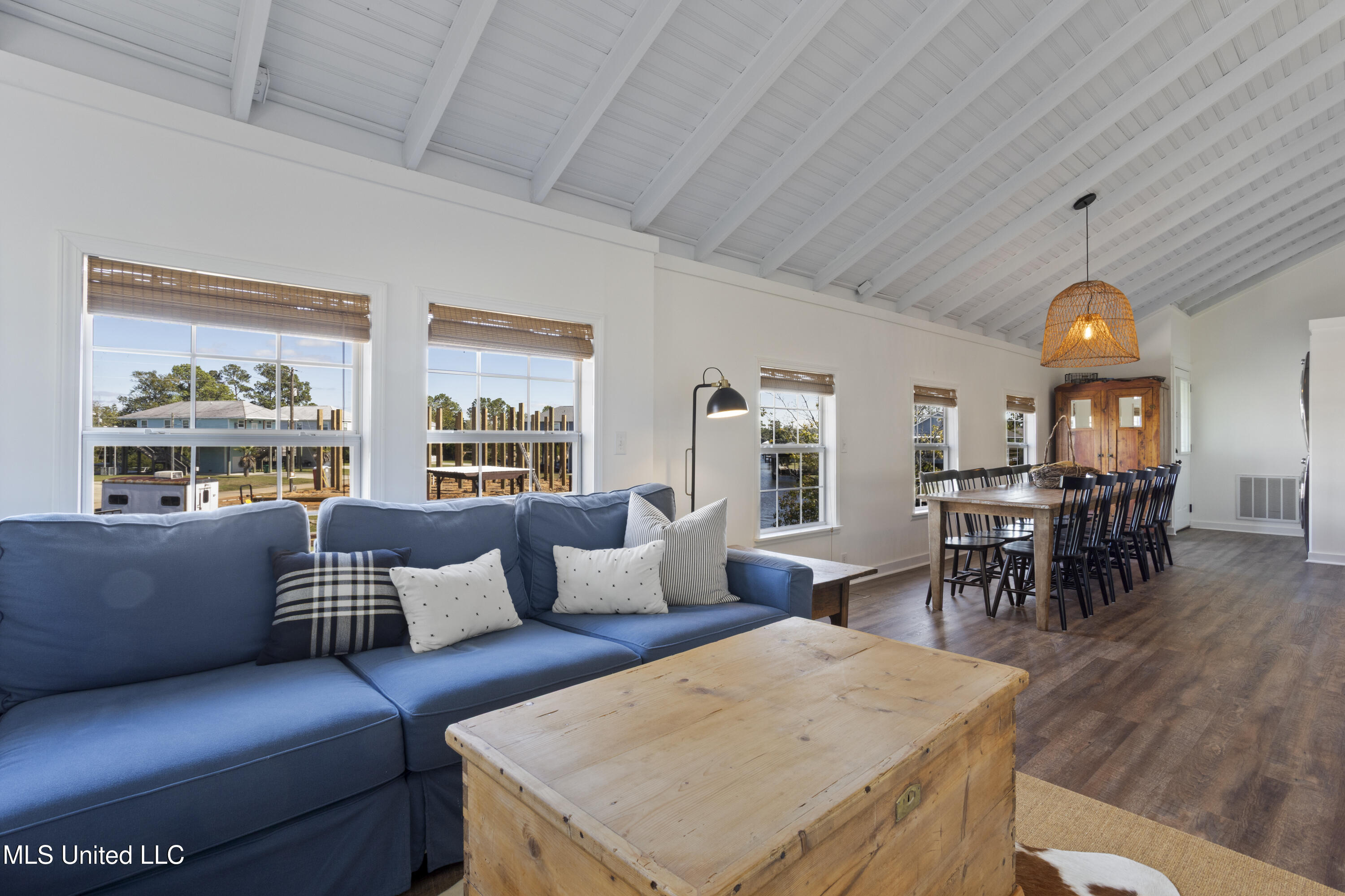 11046 New York Street Property Photo 15