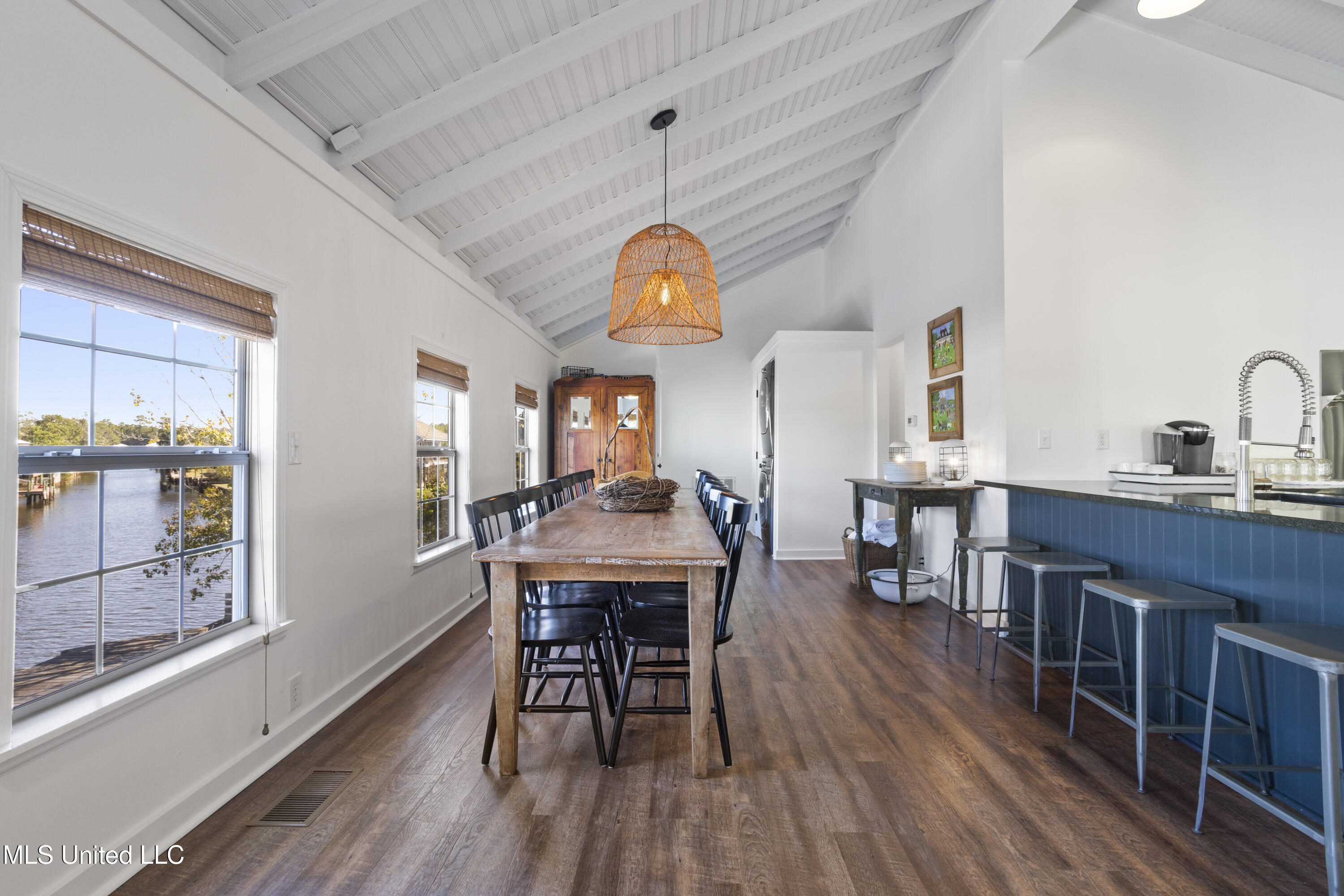 11046 New York Street Property Photo 17