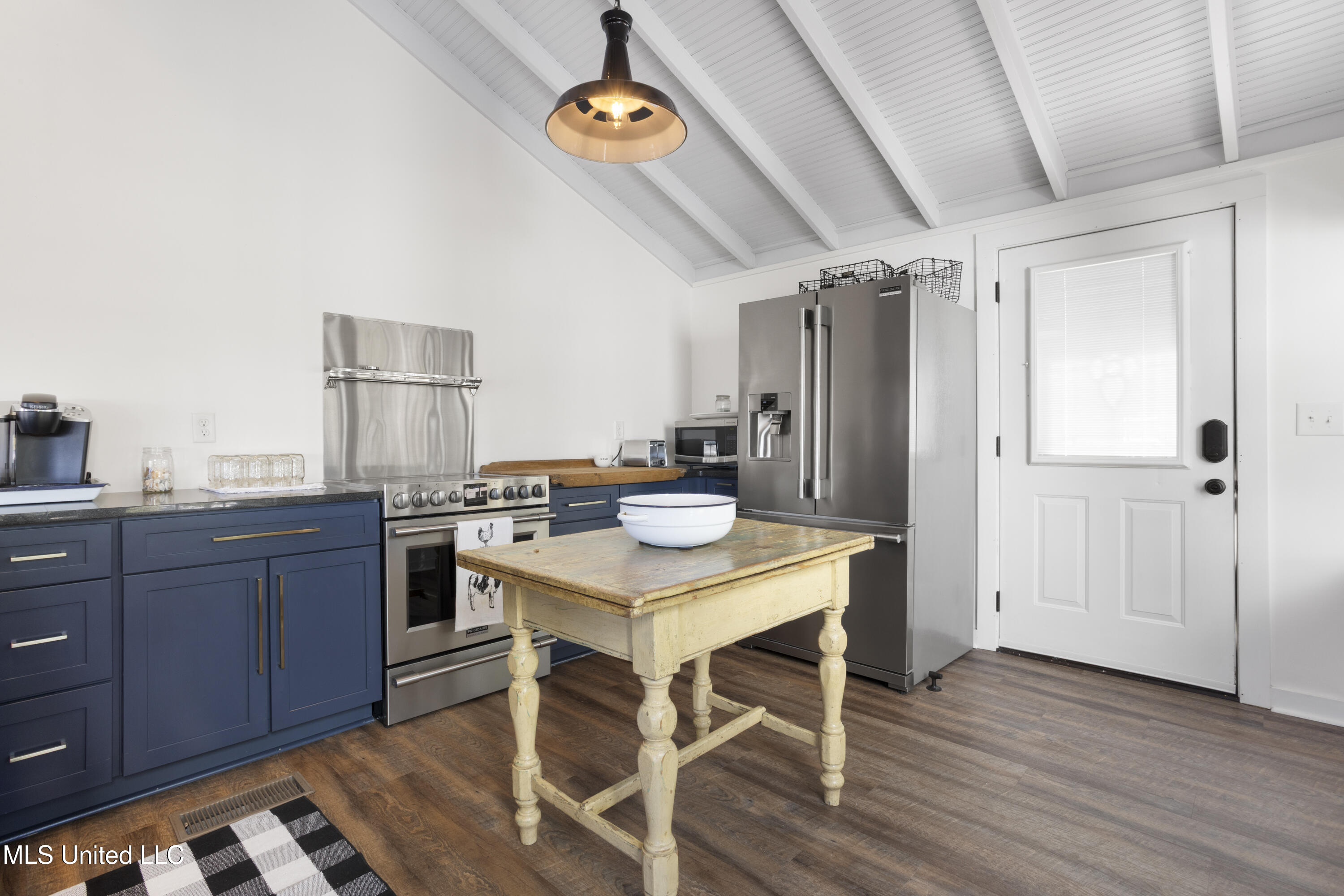 11046 New York Street Property Photo 18