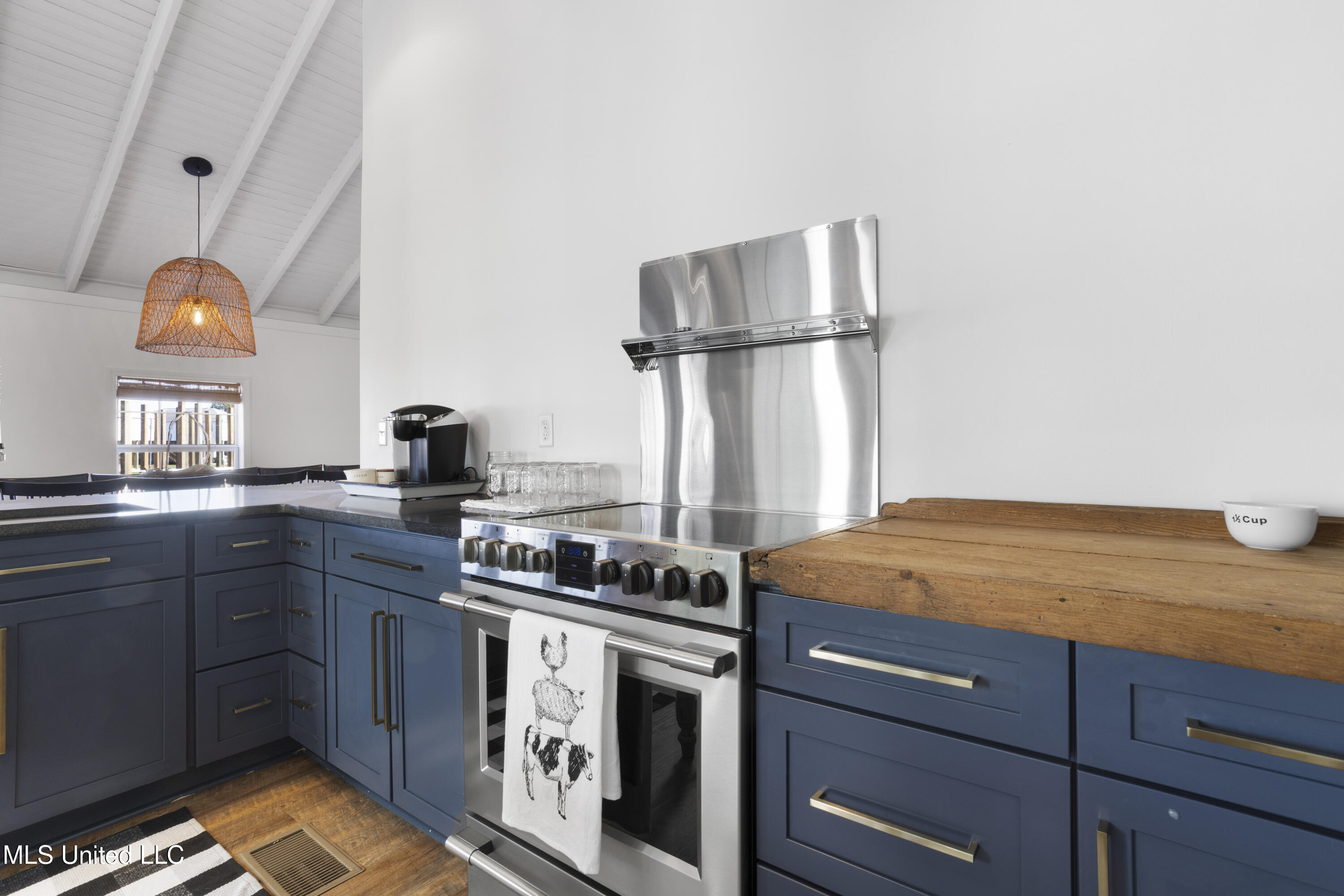 11046 New York Street Property Photo 21