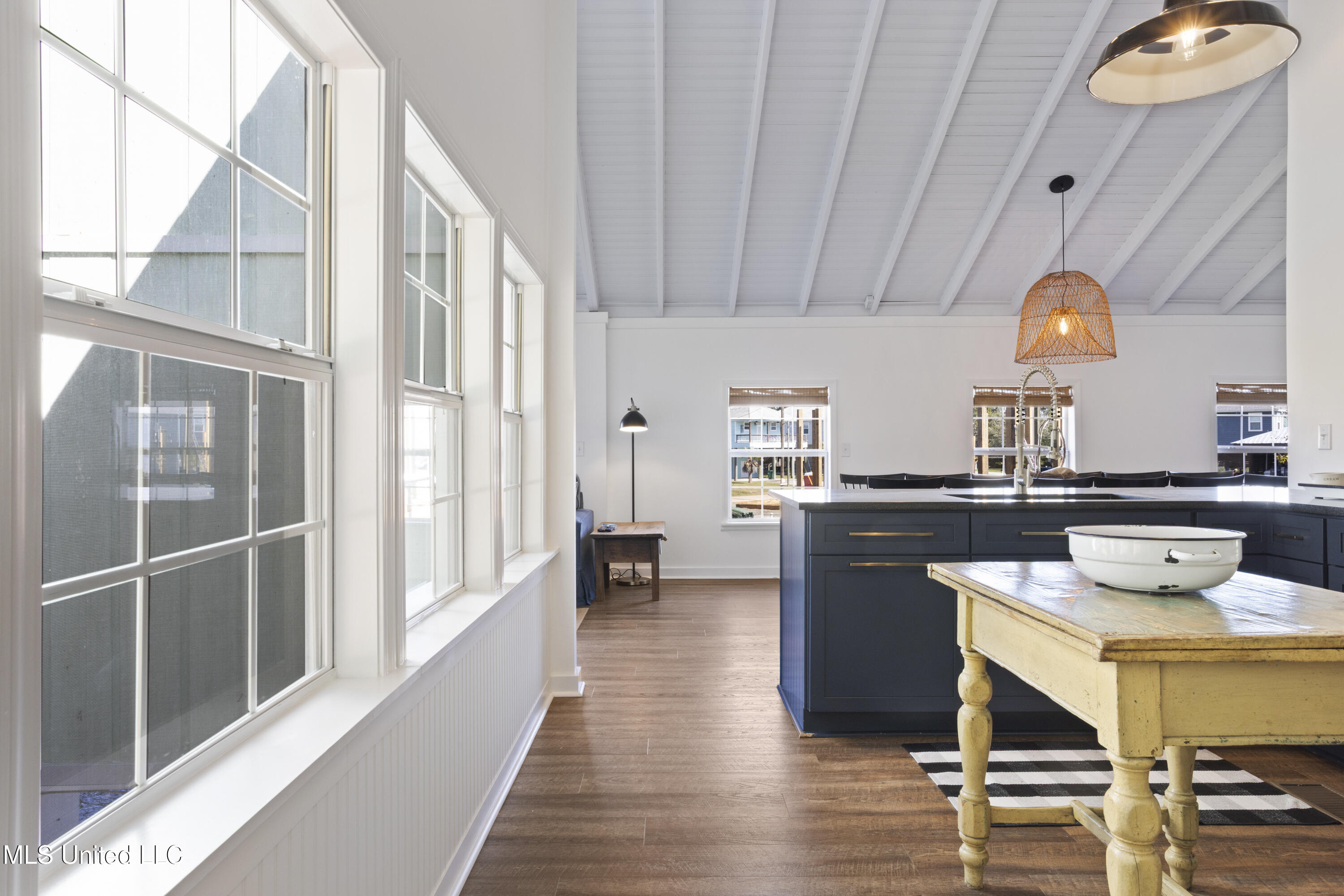 11046 New York Street Property Photo 22