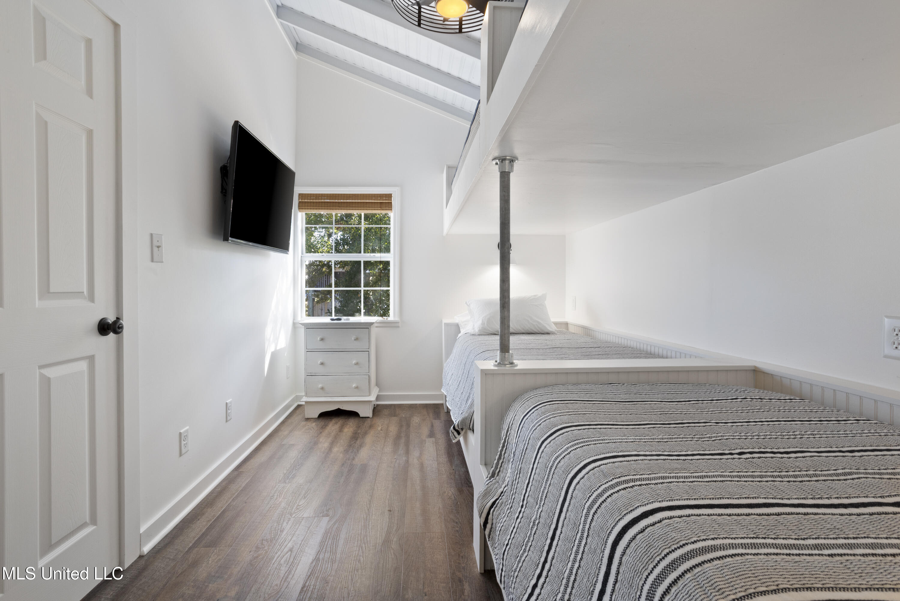 11046 New York Street Property Photo 25