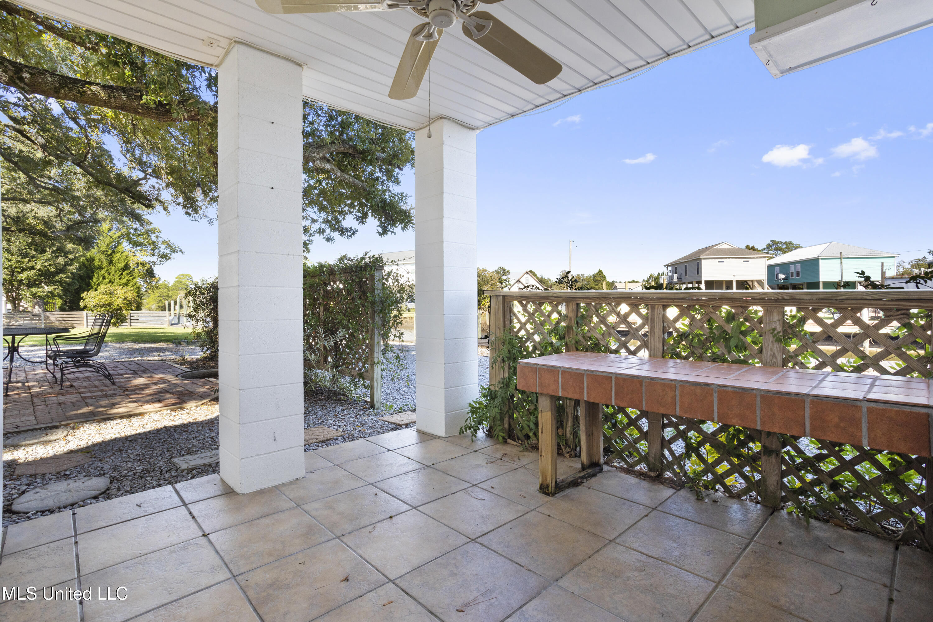 11046 New York Street Property Photo 28