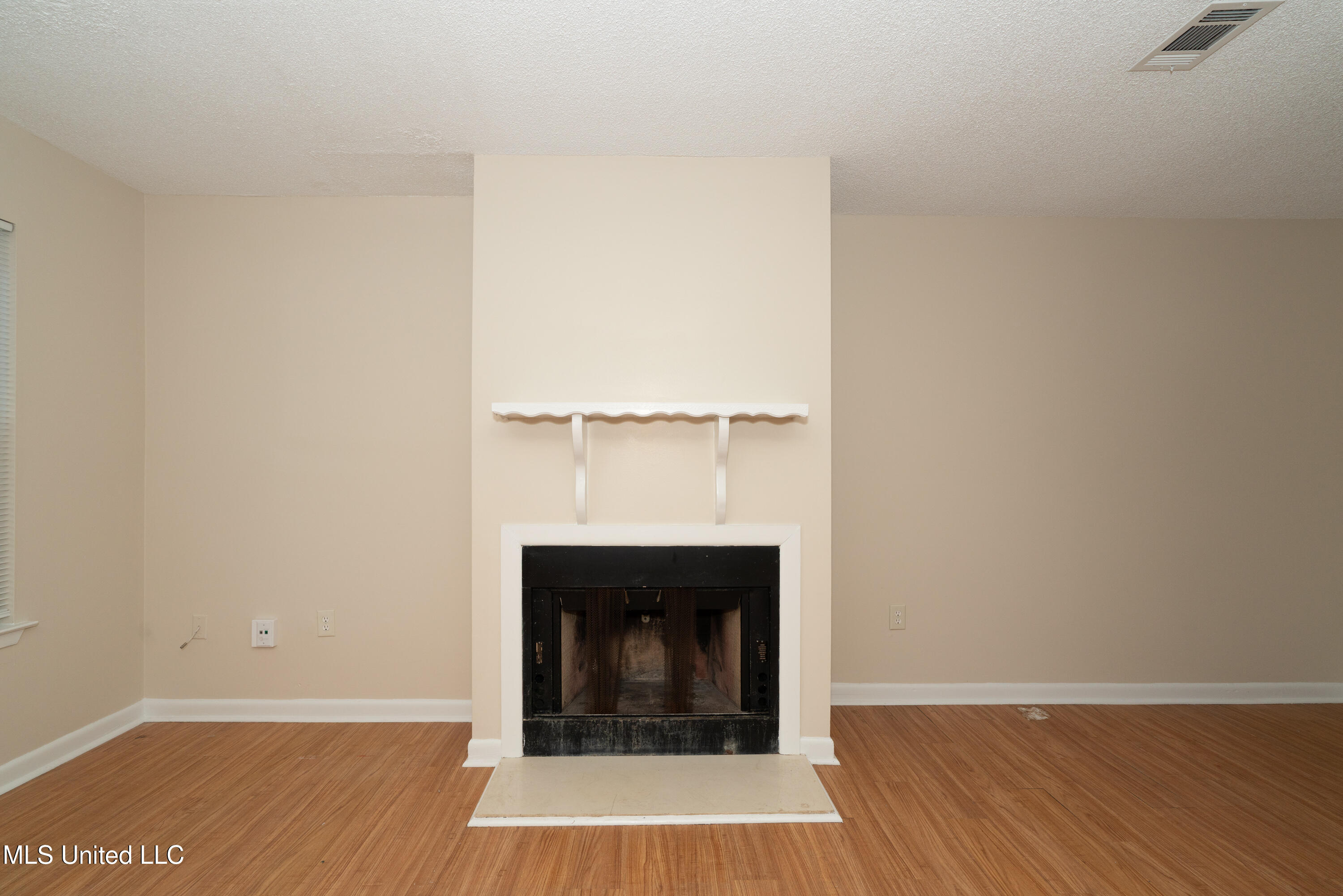 20111 Daugherty Road Property Photo 3