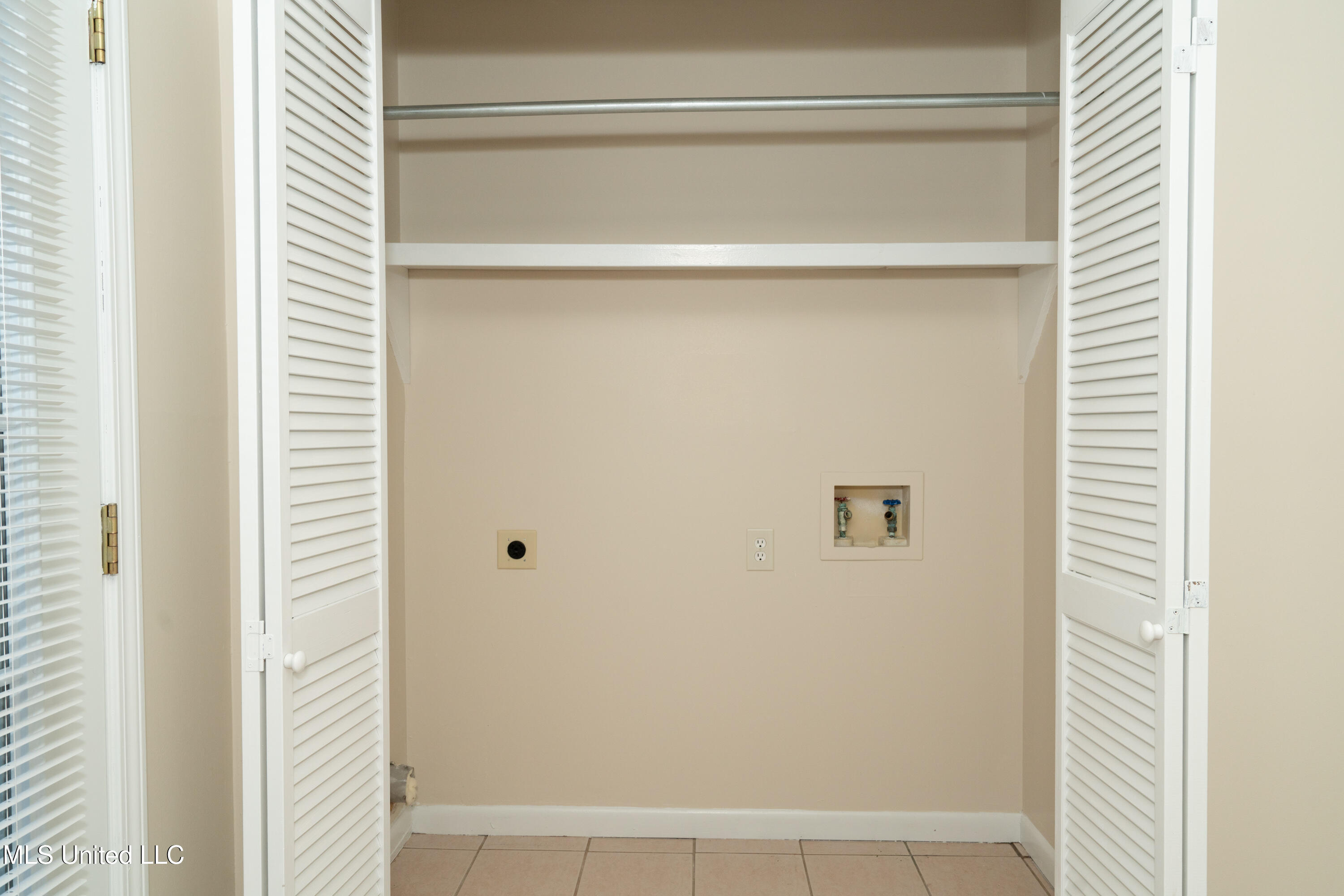 20111 Daugherty Road Property Photo 11