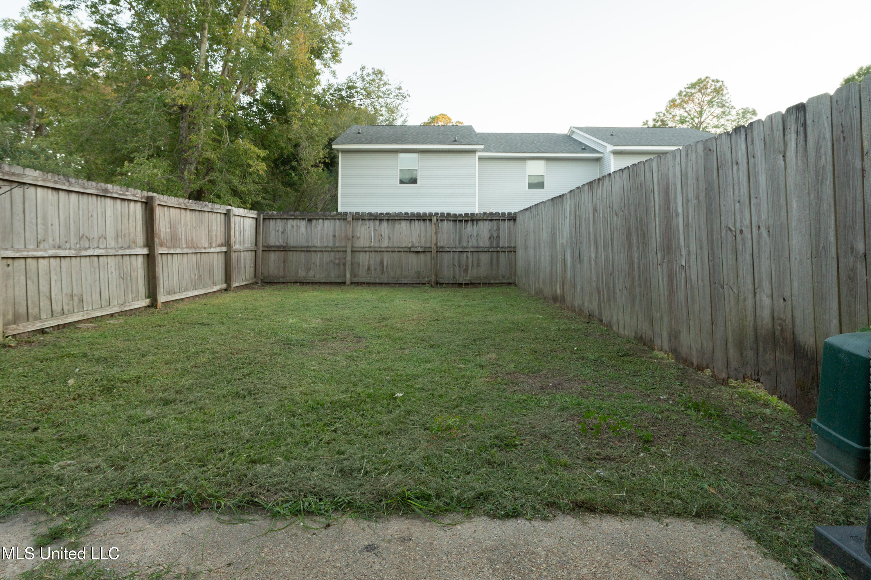 20111 Daugherty Road Property Photo 15