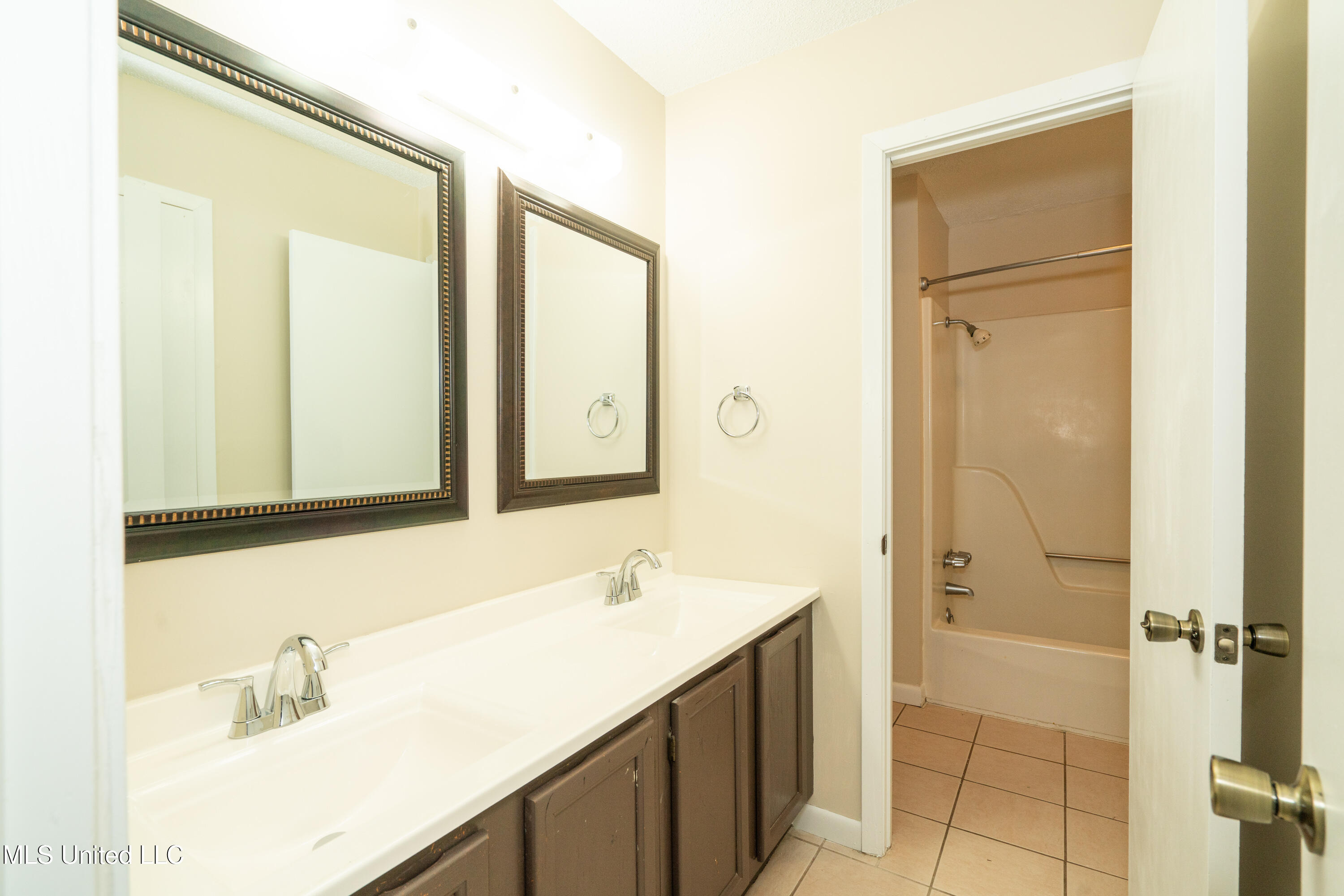 20111 Daugherty Road Property Photo 16