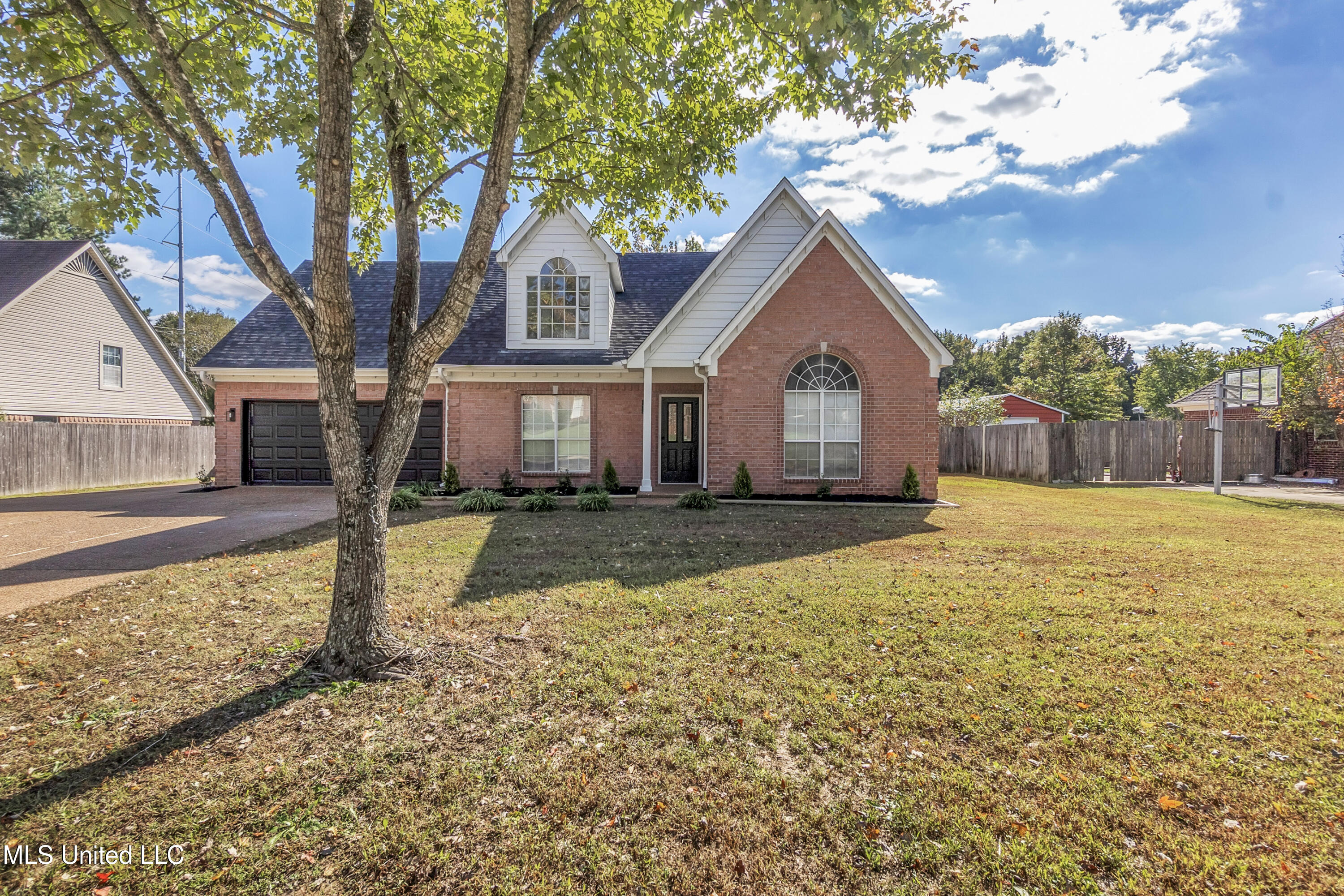 959 Scotch Pine Cove Property Photo 1