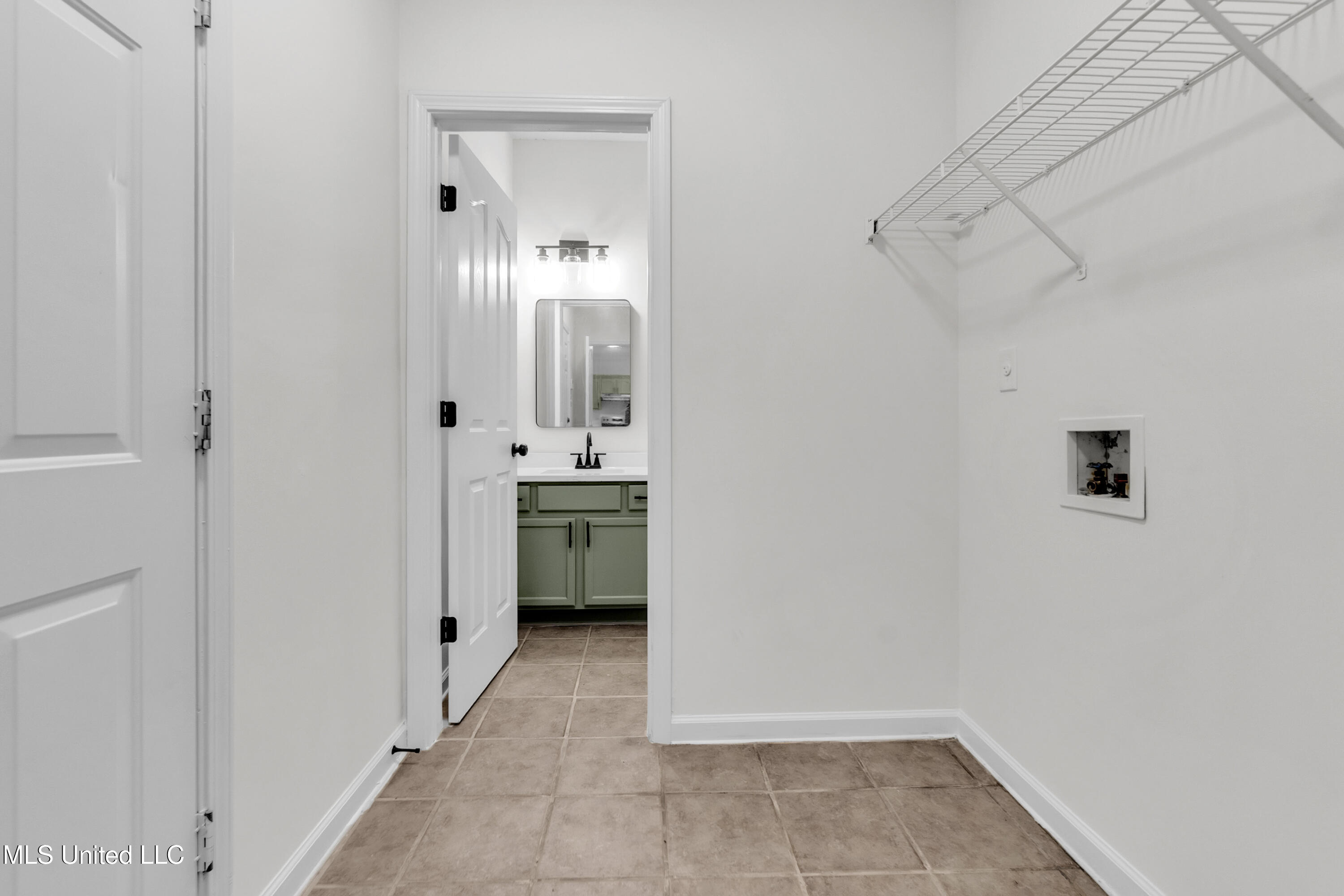 959 Scotch Pine Cove Property Photo 5