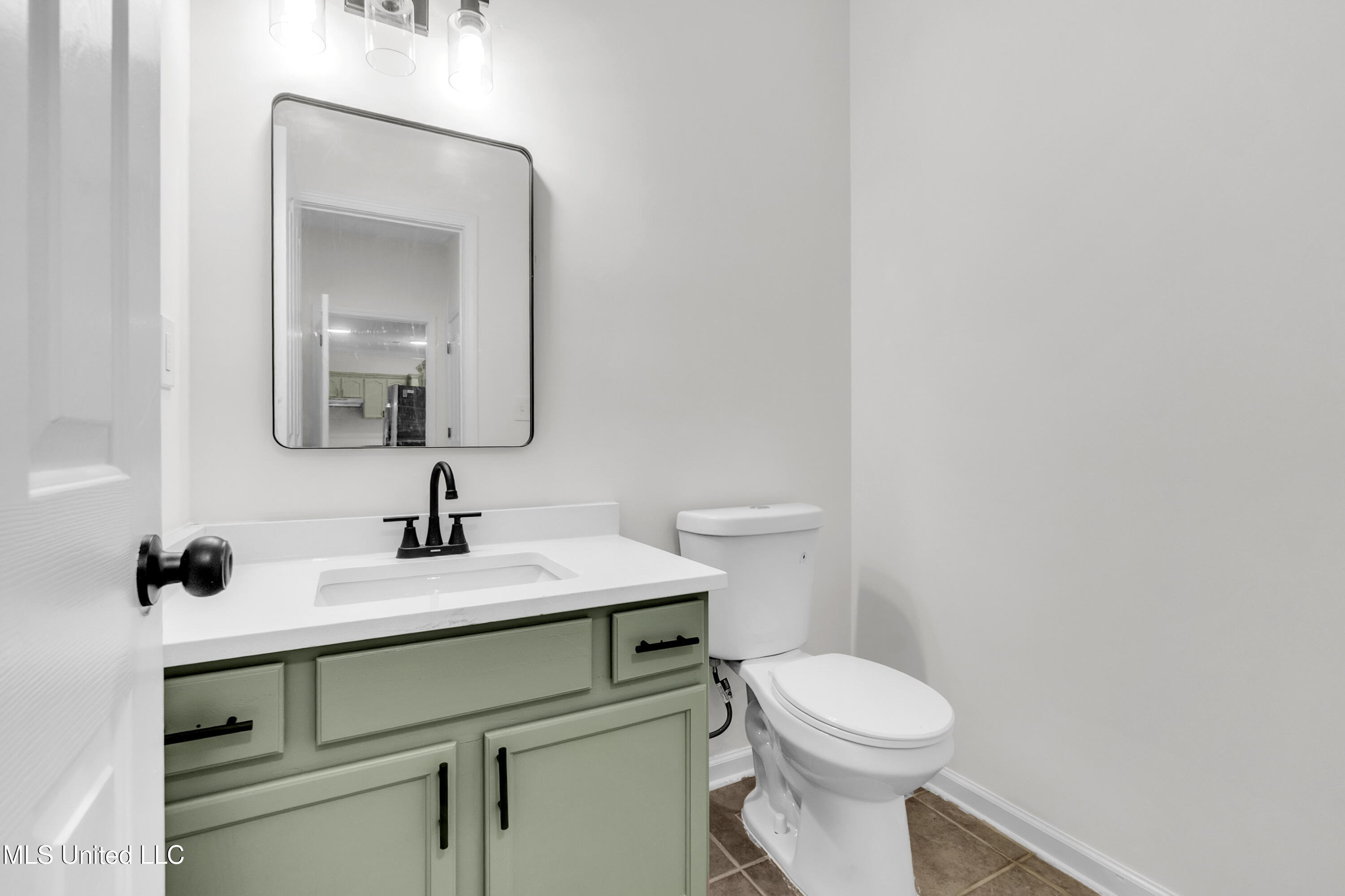 959 Scotch Pine Cove Property Photo 6