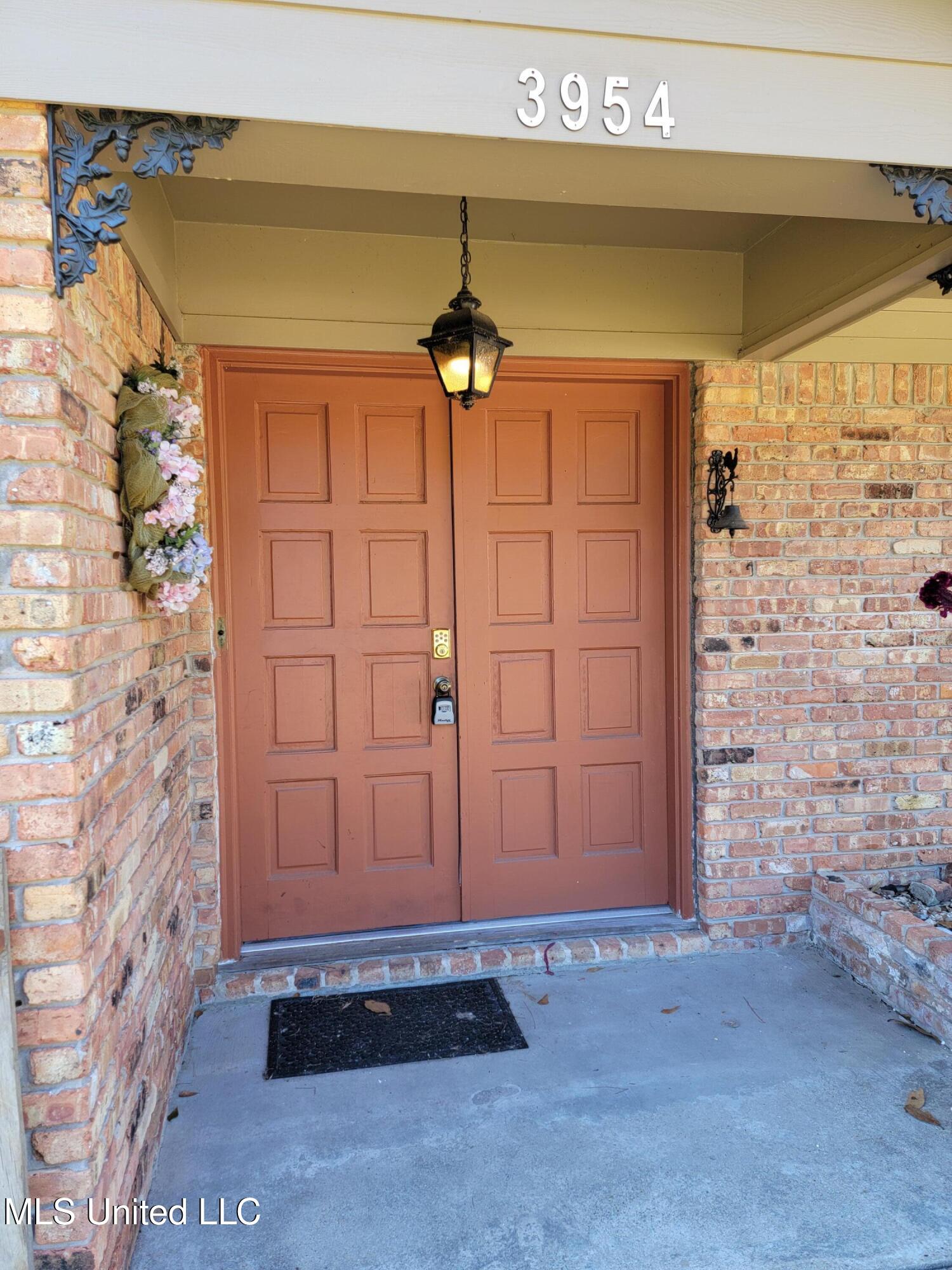 3954 River Pine Drive Property Photo 4