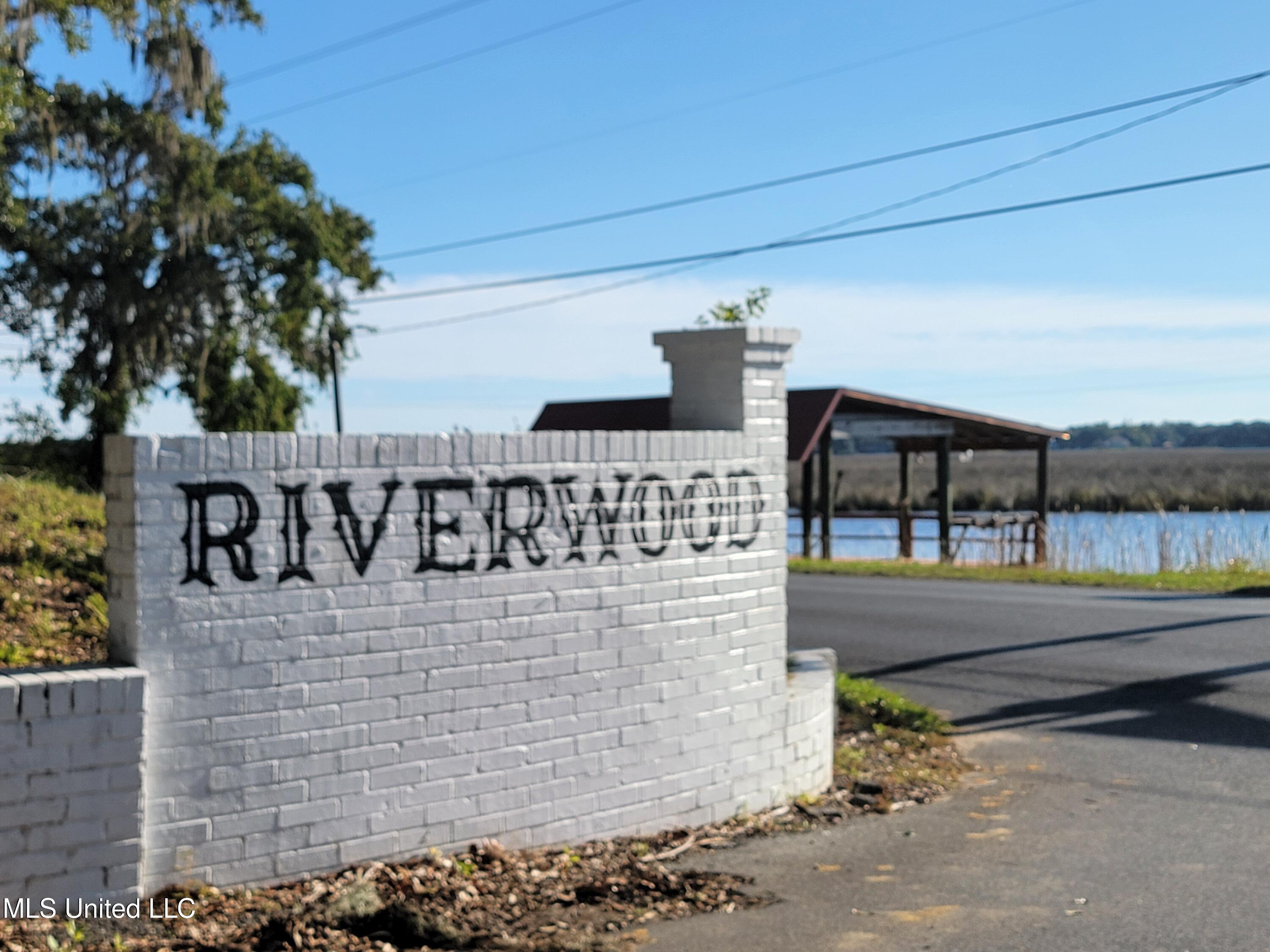 3954 River Pine Drive Property Photo 5