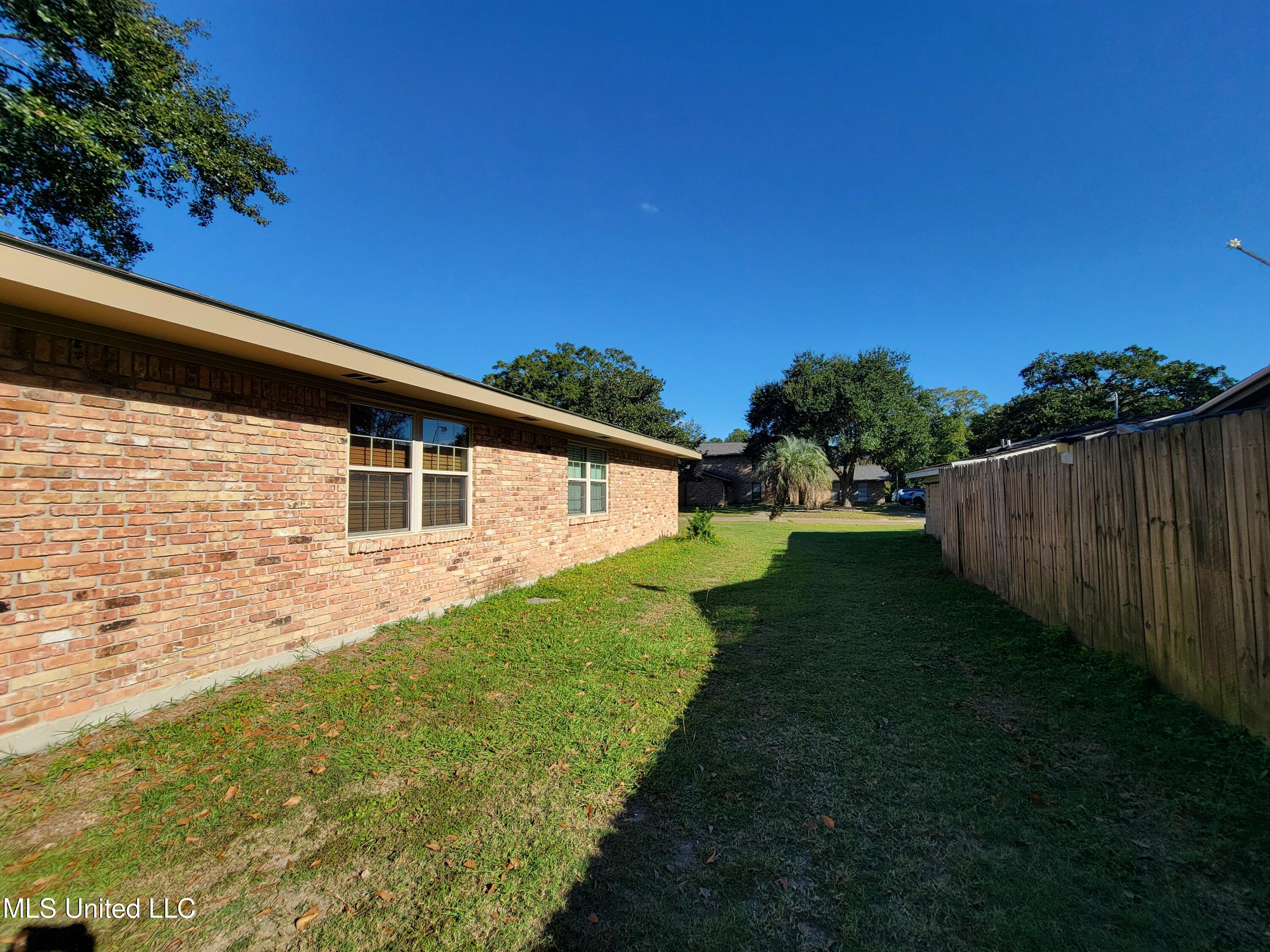 3954 River Pine Drive Property Photo 37
