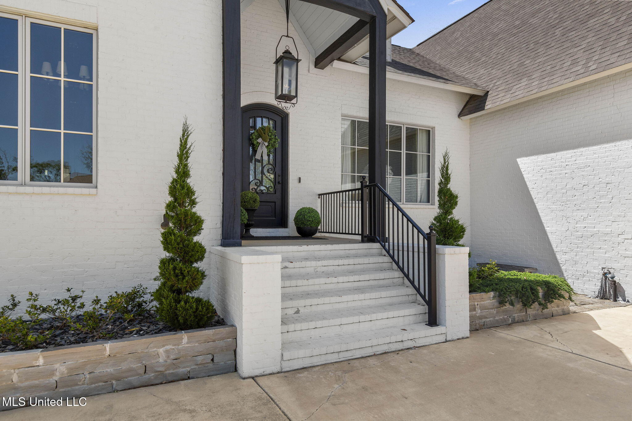 323 Penrose Place Property Photo 7