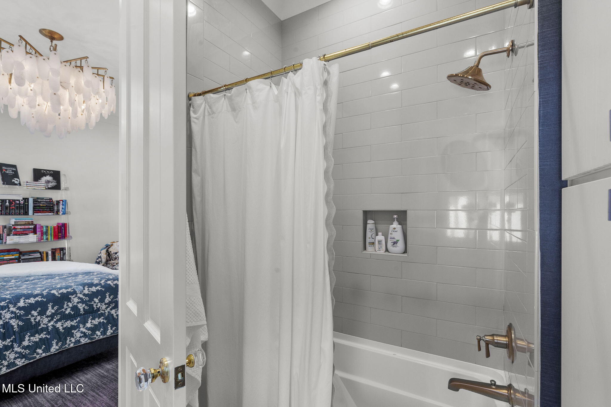 323 Penrose Place Property Photo 32